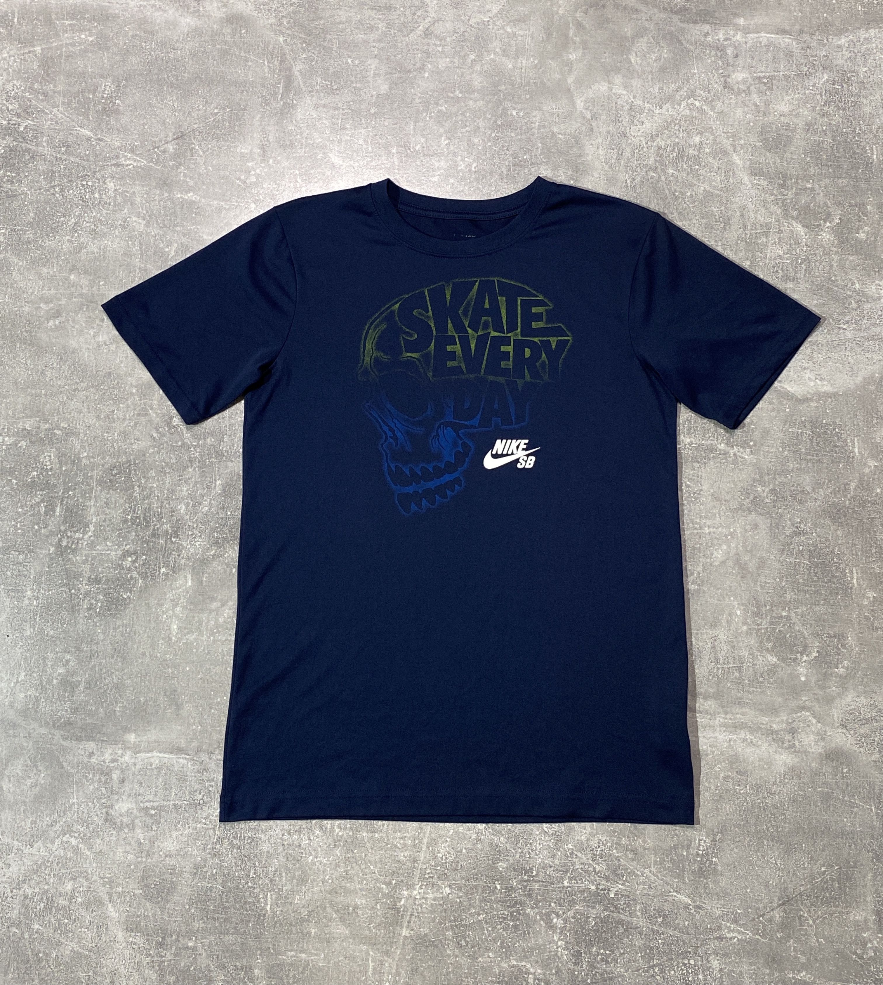 Nike Vintage Y2K Nike SB Skull T-shirt Size US S / EU 44-46 / 1 - 1 Thumbnail