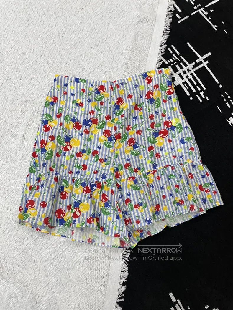 Gucci Cherry-print striped high-waisted shorts
