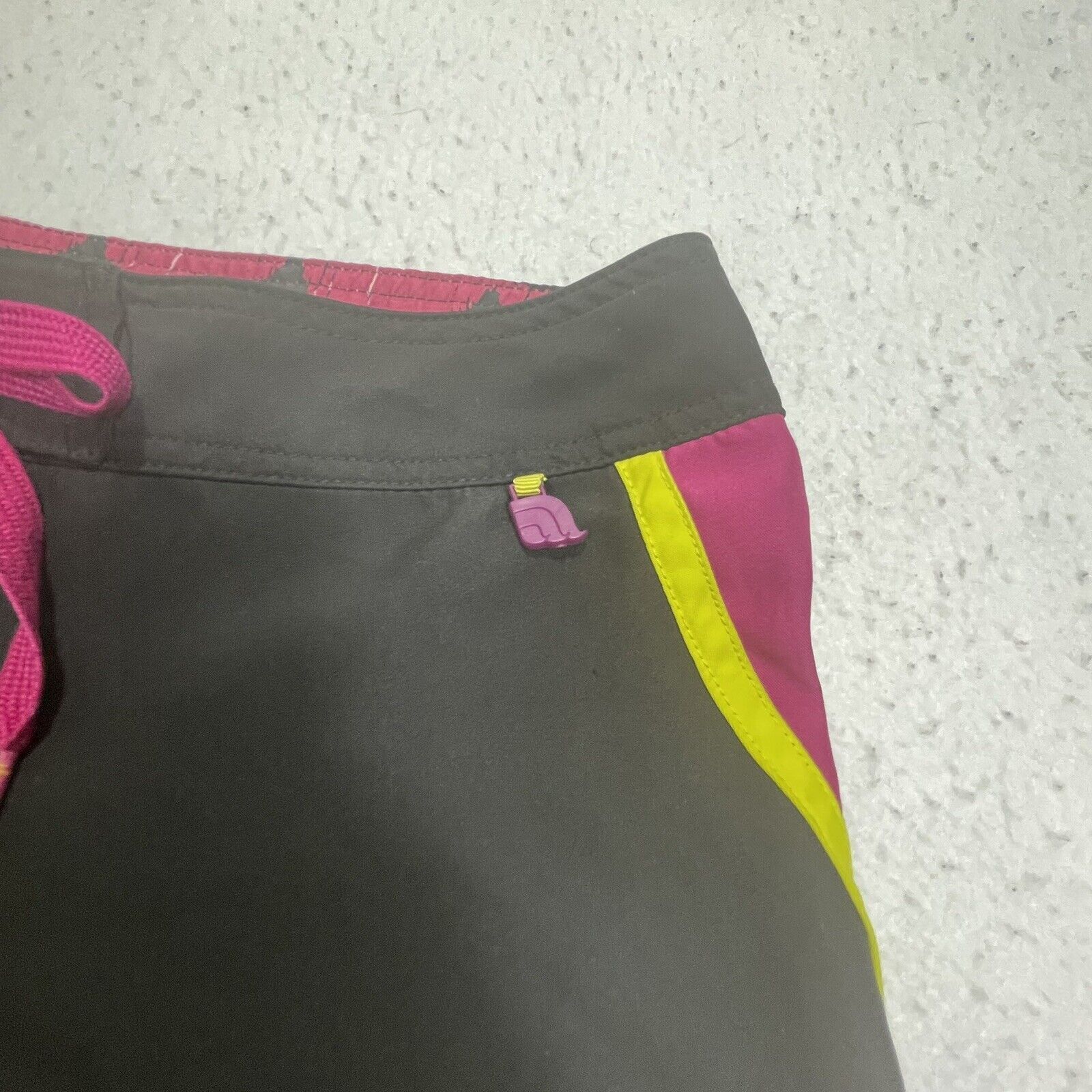 The North Face The North Face Short 3" Inseam Athletic Neon Shorts Size 27" / US 4 / IT 40 - 5 Thumbnail
