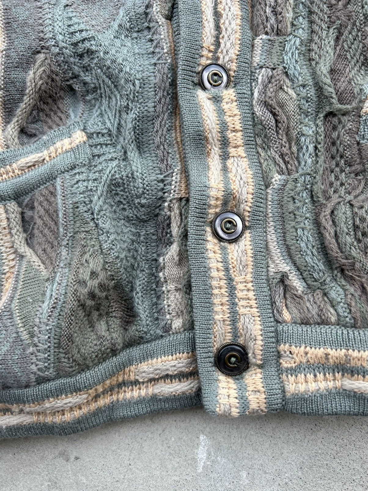 Coogi CRAZY VINTAGE 90’s COOGI 3D CABLE CARDIGAN Size US M / EU 48-50 / 2 - 4 Thumbnail