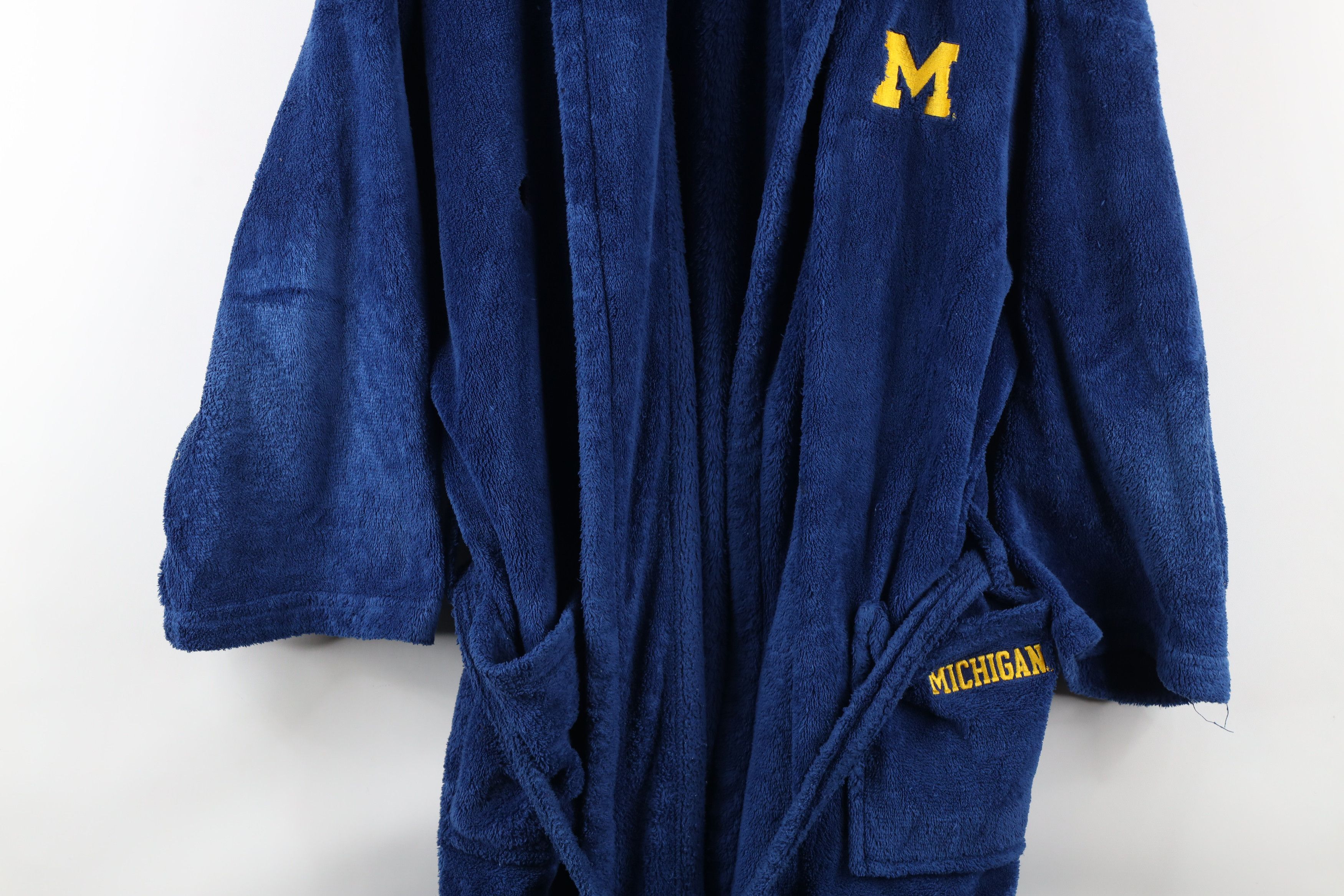 Vintage Vintage 90s Thrashed University of Michigan Fleece Robe Size US XL / EU 56 / 4 - 3 Thumbnail