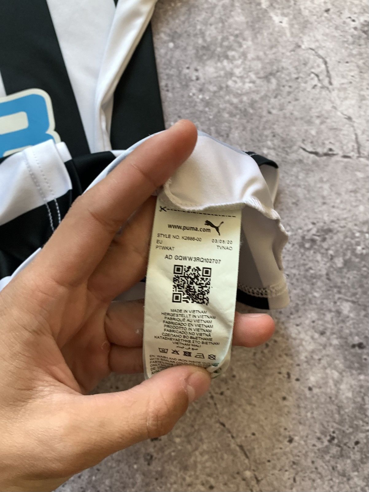 Puma 🔥PUMA NEWCASTLE UNITED 2020 2021 HOME SOCCER JERSEY Size US L / EU 52-54 / 3 - 8 Thumbnail