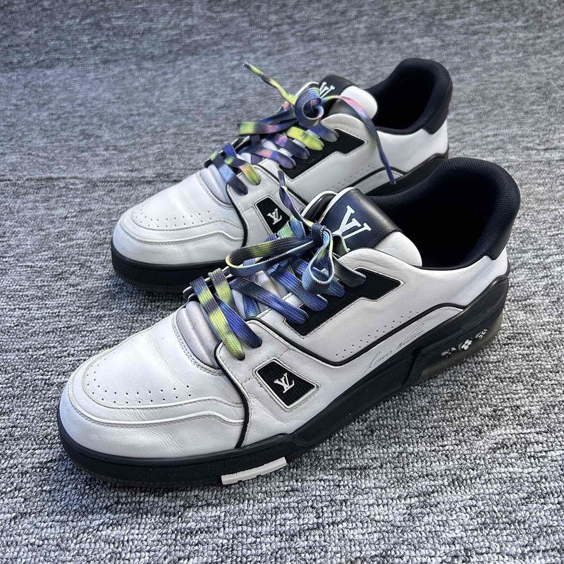 Louis Vuitton Louis Vuitton Trainer Low Top Fashion Sneakers 0089 Size US 9.5 / EU 42-43 - 1 Thumbnail