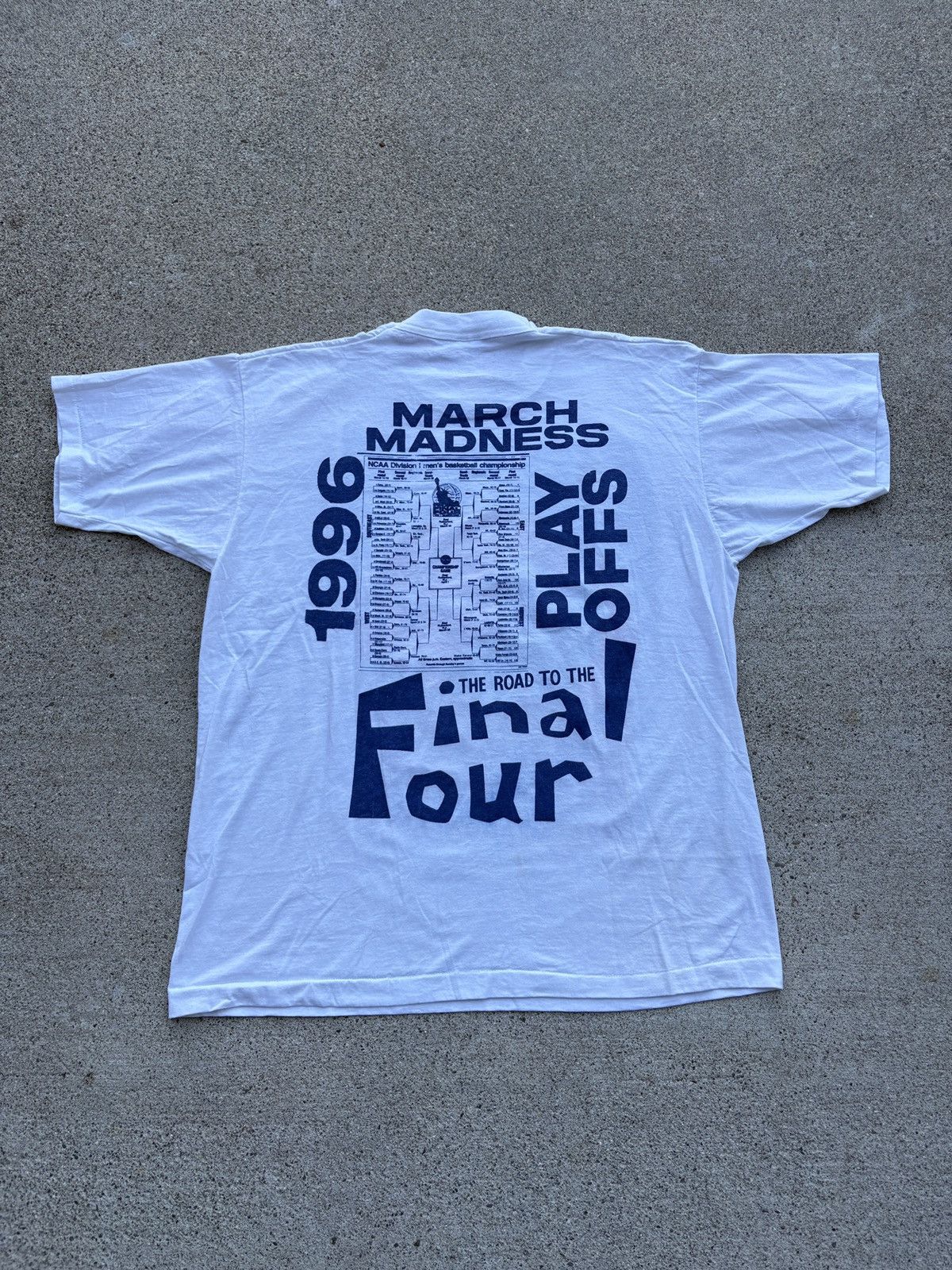 NCAA Vintage 1996 Trench NCAA Final Four Tournament T-Shirt Sz XL Size US XL / EU 56 / 4 - 2 Thumbnail
