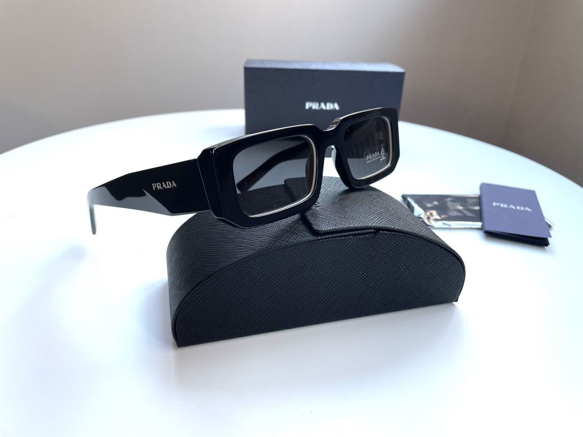 Prada Prada Symbole sunglasses SPR 06YS 2AU8C1 53. New