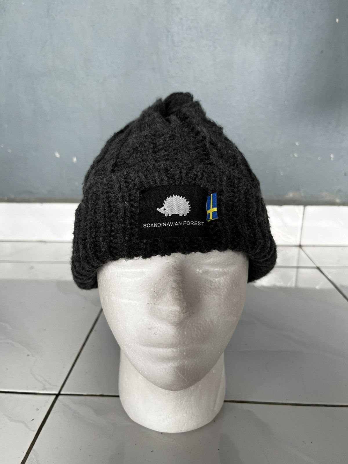 Japanese Brand × Vintage Knitted Crochet Scandivian Forest Beanie Hats Size ONE SIZE - 1 Thumbnail