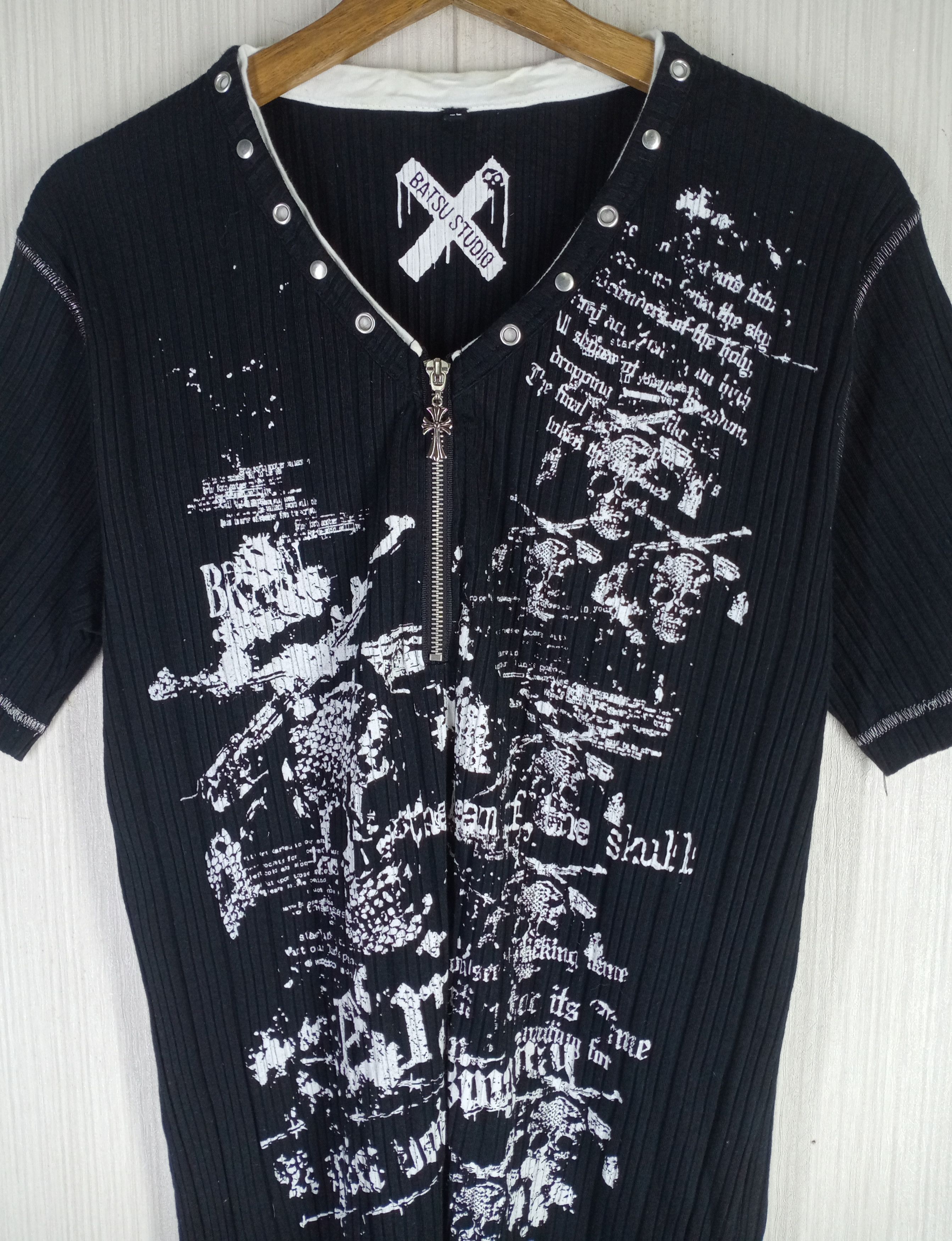 Japanese Brand Rare Batsu Studio Japanese Punk Half Zipper Tshirt Size US M / EU 48-50 / 2 - 2 Thumbnail