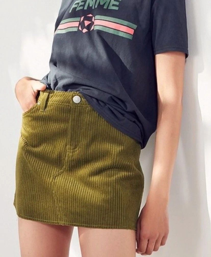 Bdg BDG Green Corduroy Mini Raw Hem Skirt Womens Medium Size 30" / US 8 / IT 44 - 8 Thumbnail
