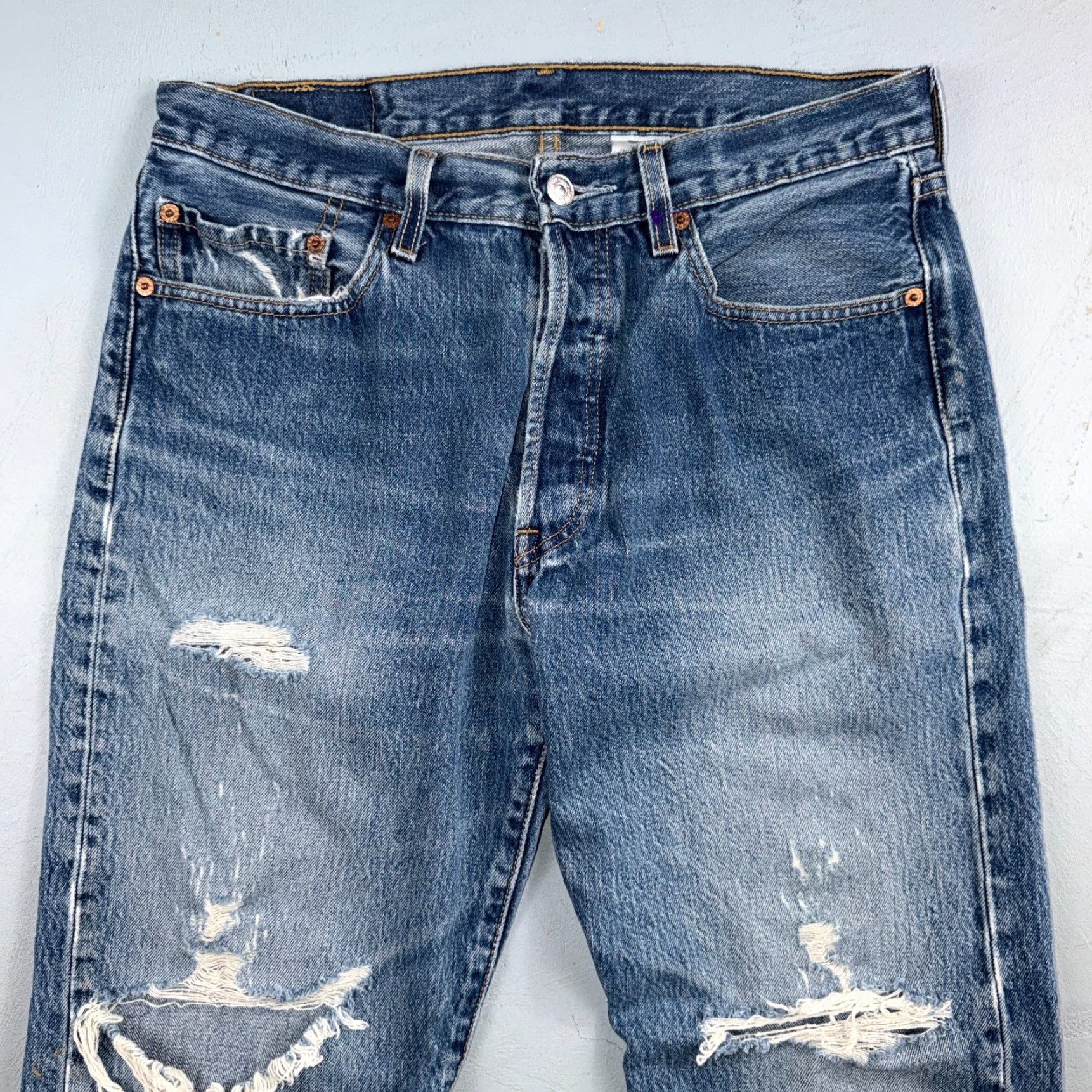 Levi's Levi's 501 Vintage 90s USA Y2K Straight Leg Jeans Blue Light Wash 33x34 Act 31x31 XX 501 Series Levis Size US 33 - 2 Thumbnail