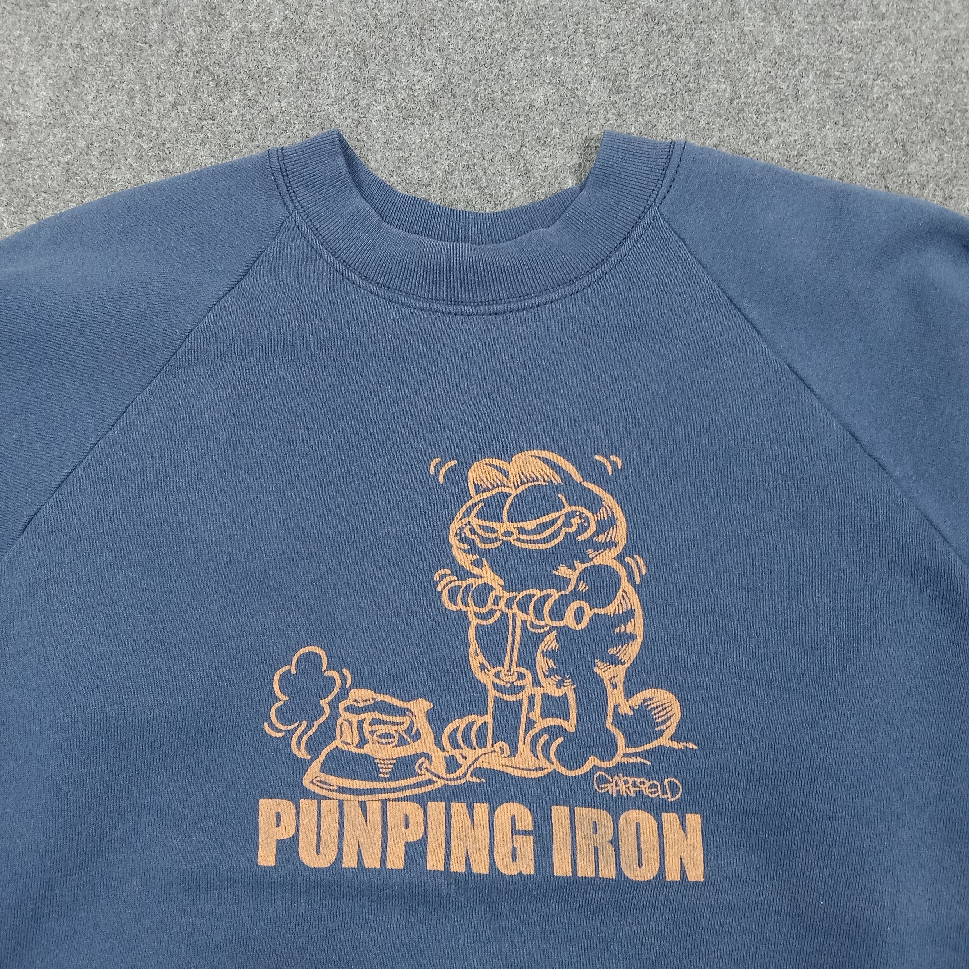 Vintage 90's Cartoon Garfield Punping Iron Sweatshirt C290N14 Size US S / EU 44-46 / 1 - 2 Thumbnail