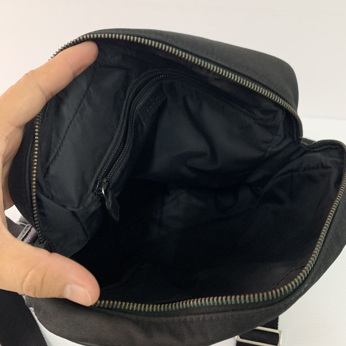 Gucci Gucci Monogram Black Slingbag Size ONE SIZE - 13 Thumbnail