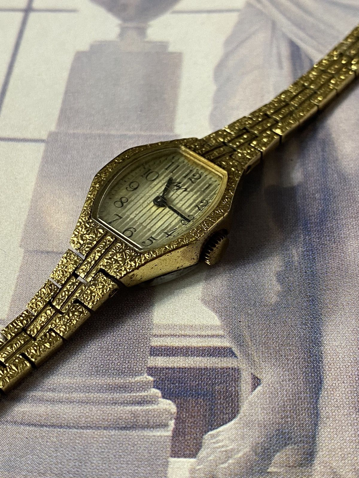 Jewelry Vintage USSR Watch "Luch" 17 Jewels, Gold Tone Size ONE SIZE - 3 Thumbnail