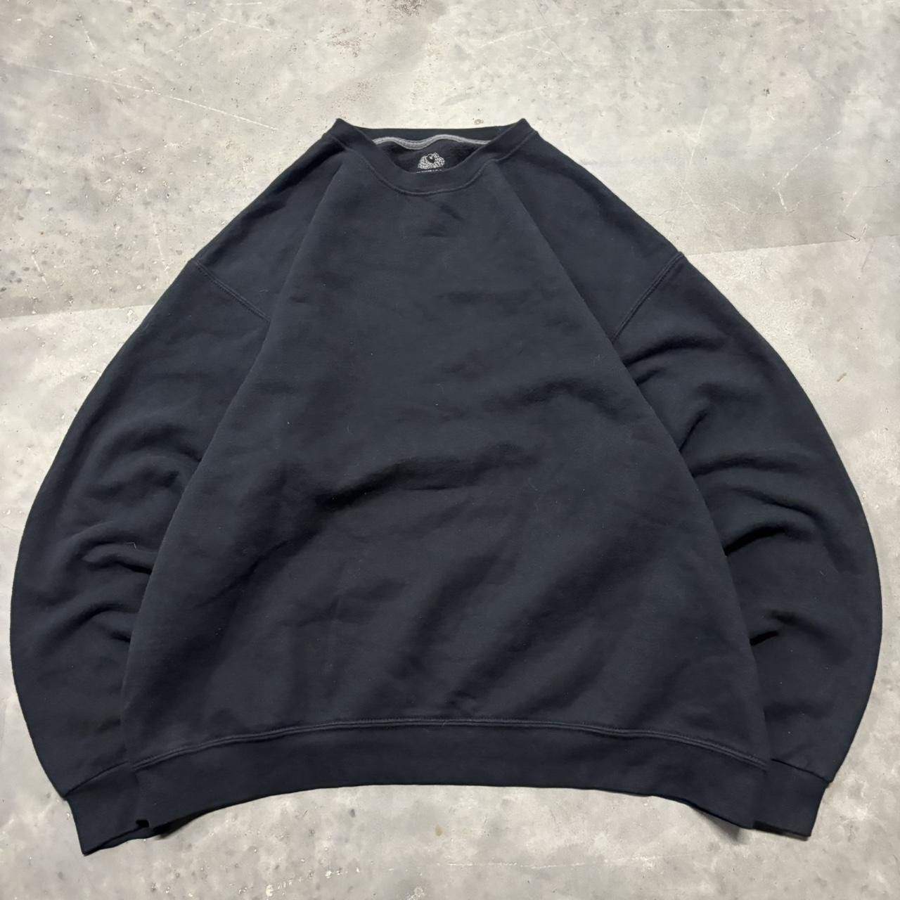 Japanese Brand × Vintage Crazy Vintage Y2K/2000s Black Blank Essential Crewneck! Size US XL / EU 56 / 4 - 1 Thumbnail