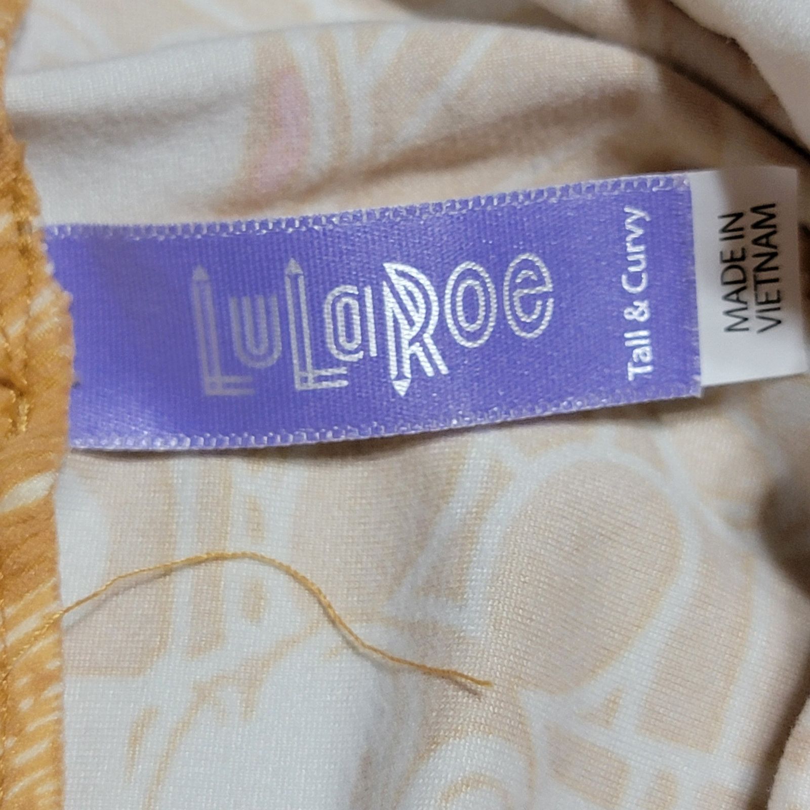 Other LuLa Roe Cream & Gold Mickey Leggings - Tall & Curvy (12) Size 34" / US 12 / IT 48 - 5 Thumbnail