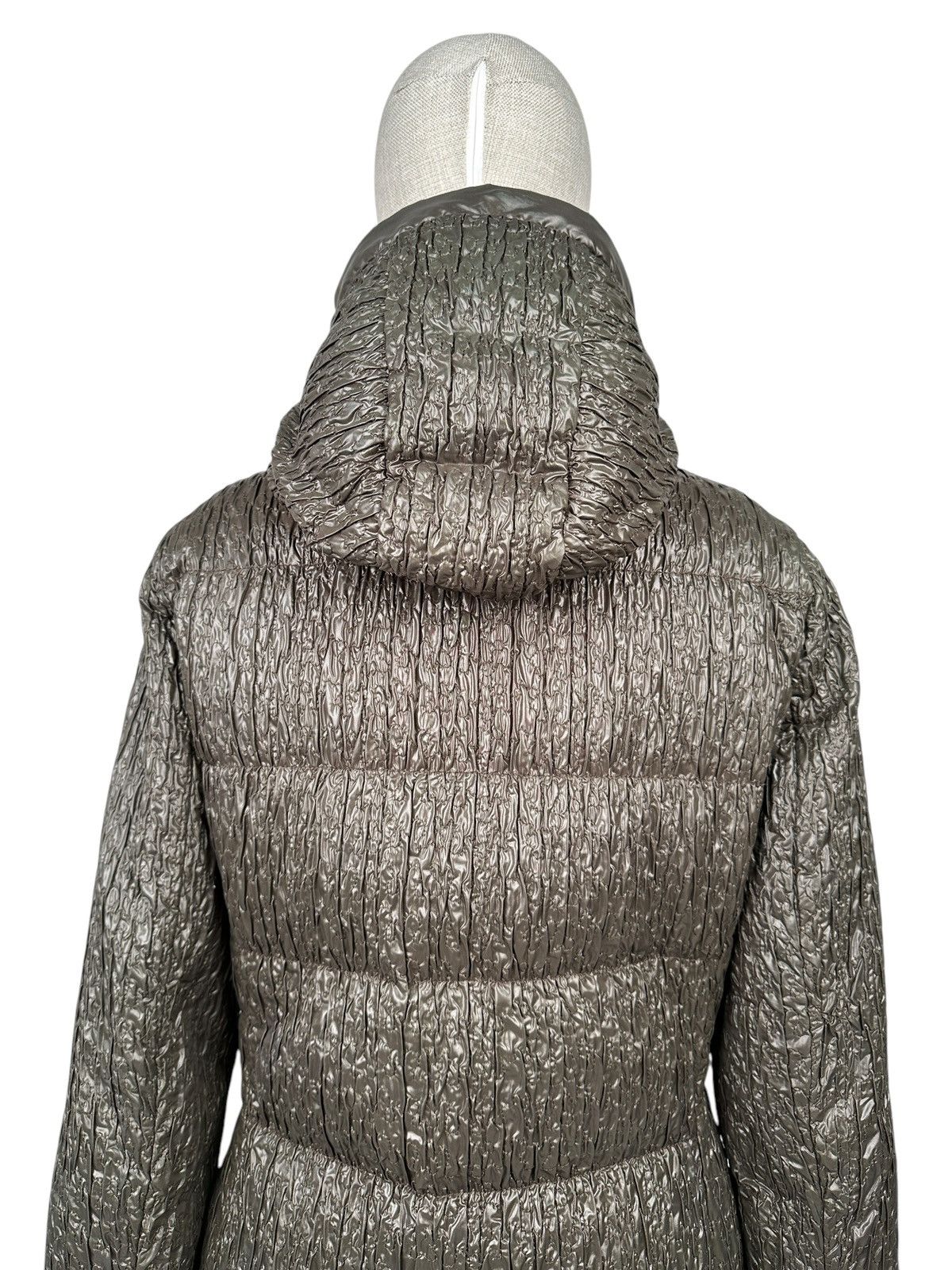 Moncler Vintage MONCLER Pleated Wrinkle Down Jackets Women’s Size 4 Size M / US 6-8 / IT 42-44 - 7 Thumbnail