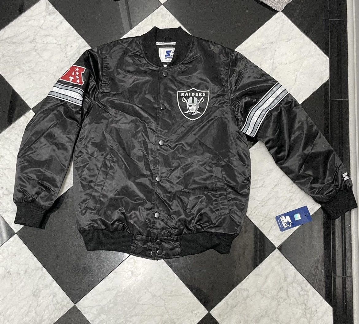 Starter 🔥 Raiders starter Jacket Large also have 3XL & XL if needed Size US L / EU 52-54 / 3 - 1 Thumbnail
