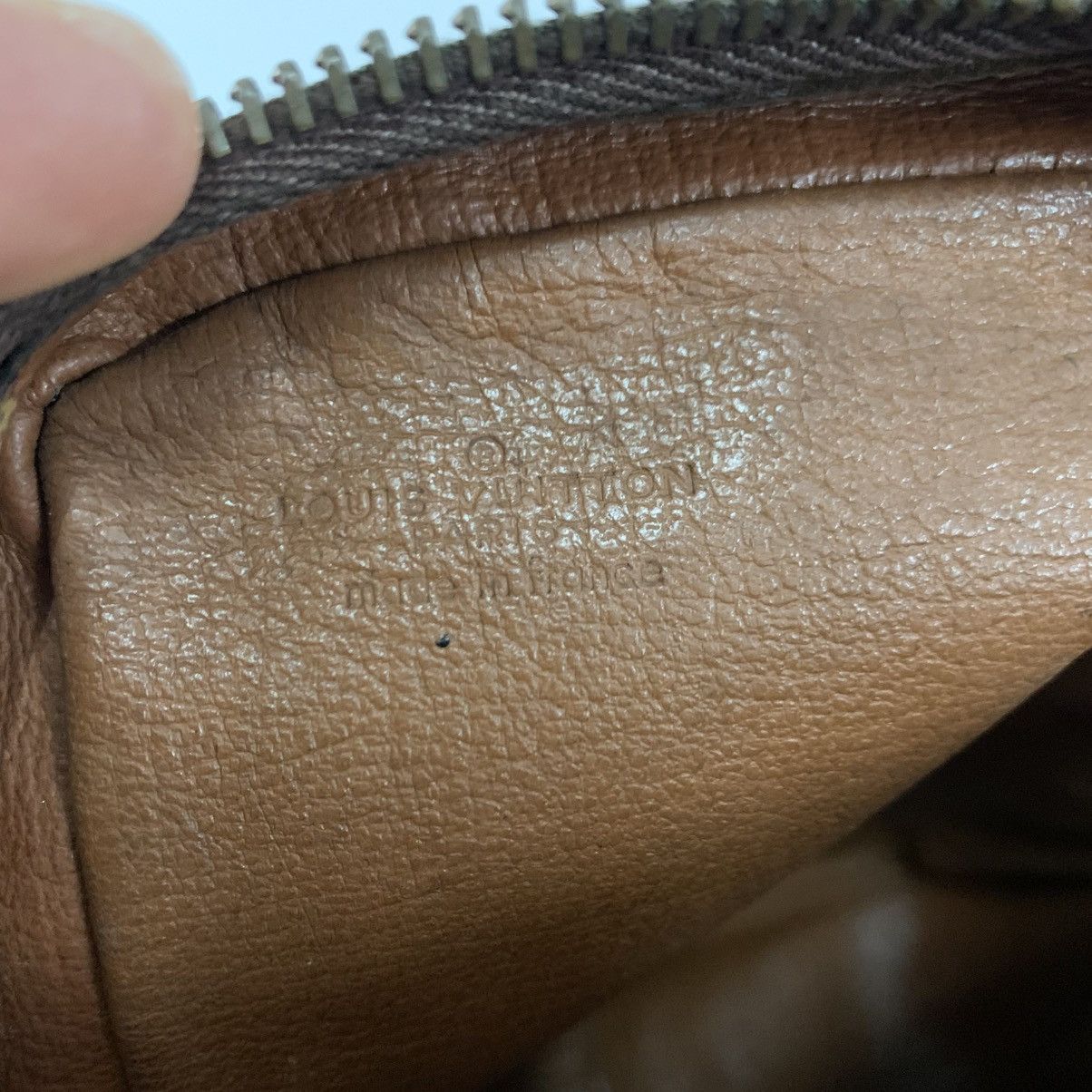 Louis Vuitton Louis Vuitton Monogram Vintage Large Danube Bag Size ONE SIZE - 10 Thumbnail