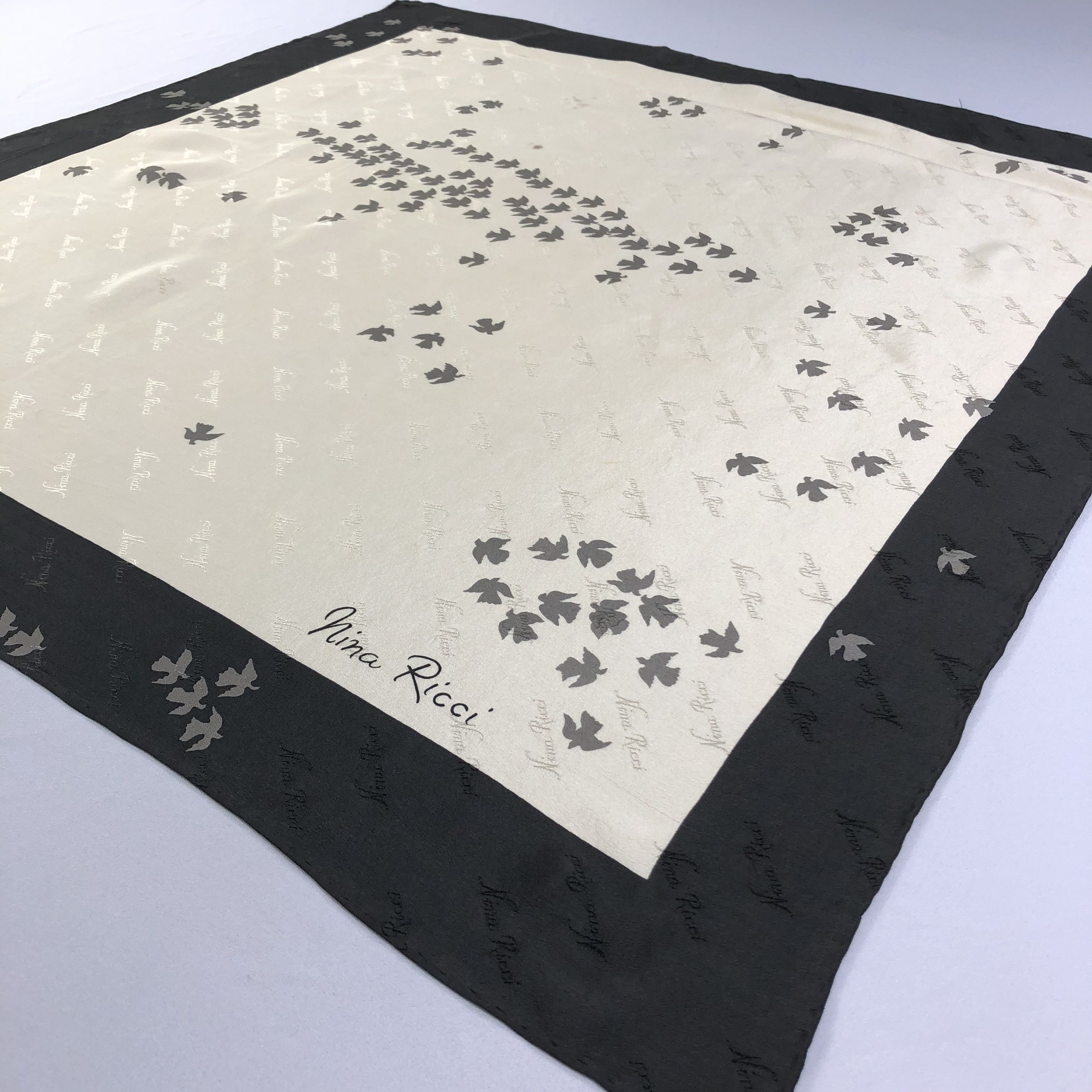 Nina Ricci × Vintage Vintage Nina Ricci Silk Scarf Size ONE SIZE - 3 Thumbnail