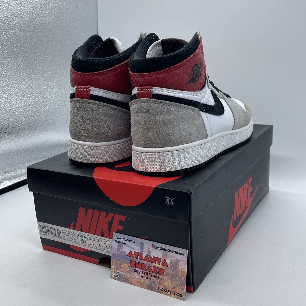 Jordan Brand Air Jordan 1 high smoke grey Size US 6.5 / EU 39-40 - 5 Thumbnail