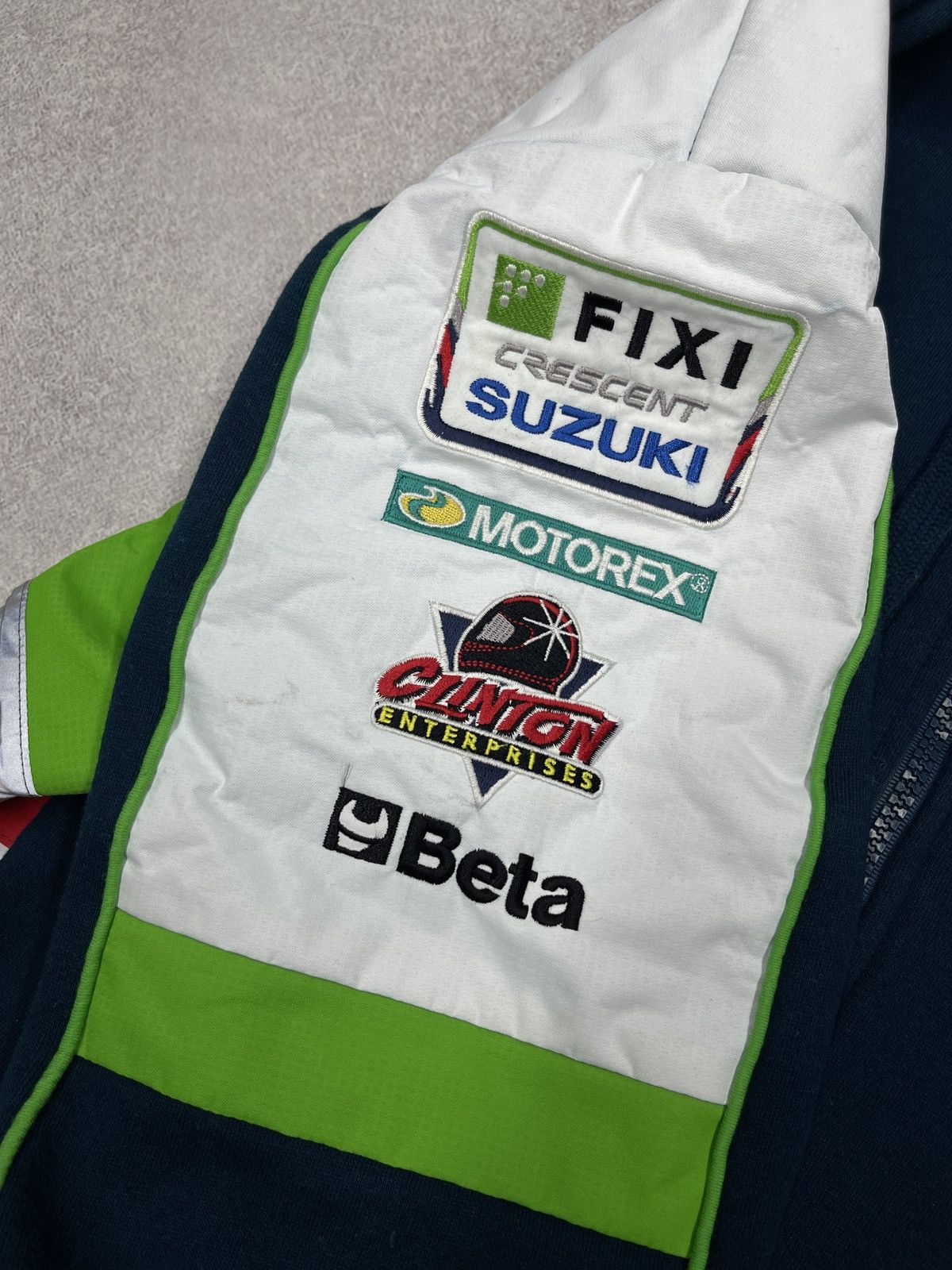 Formula 1 Suzuki Fixi Crescent Racing Superbike Team Hoodie Yoshimura Size US L / EU 52-54 / 3 - 9 Thumbnail