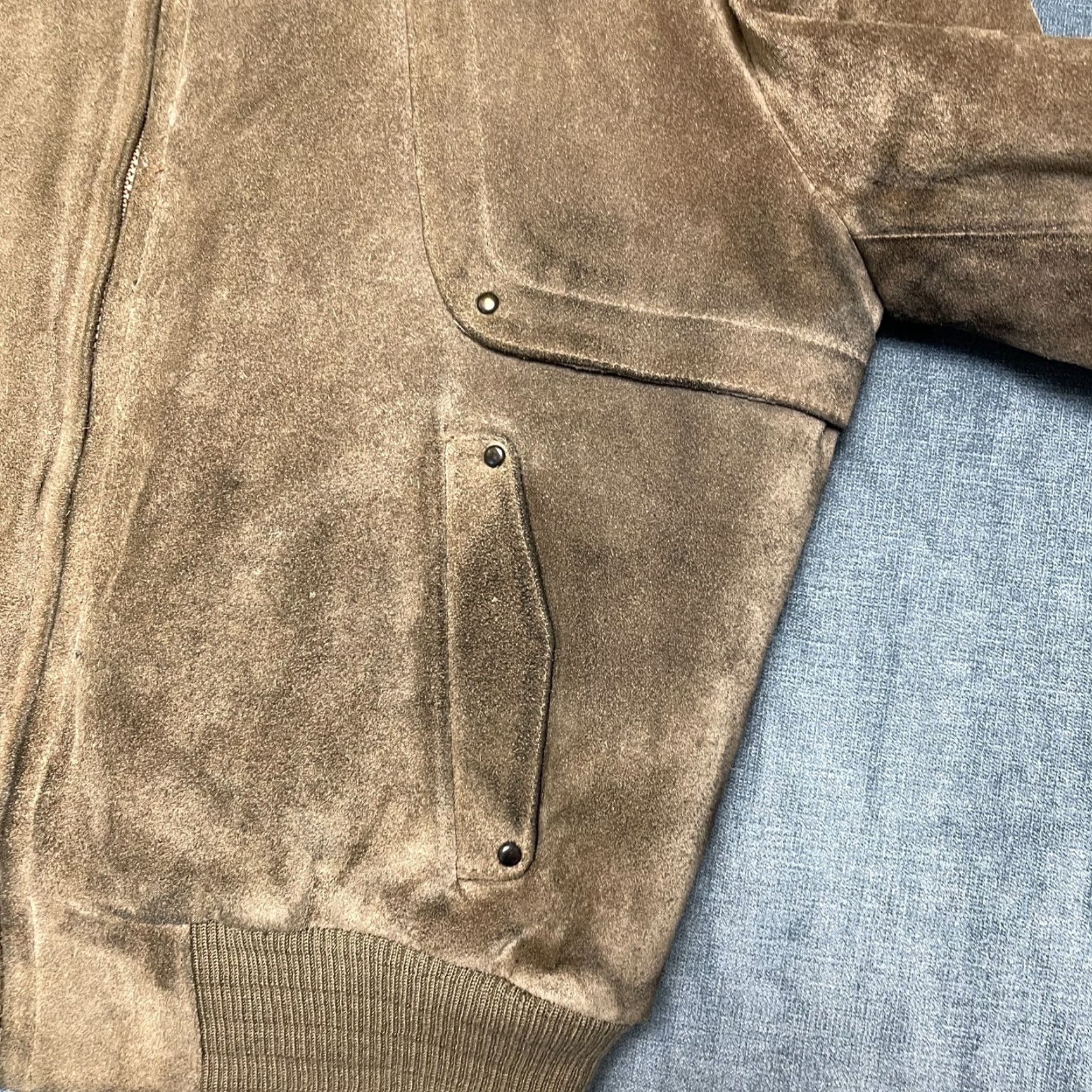 Vintage VINTAGE Genuine Leather Jacket Mens 44 Beige Bomber Suede Quilt Lined Leather Jacket Mens Beige Bomber Suede Quilt Lined Vintage Size US S / EU 44-46 / 1 - 6 Thumbnail