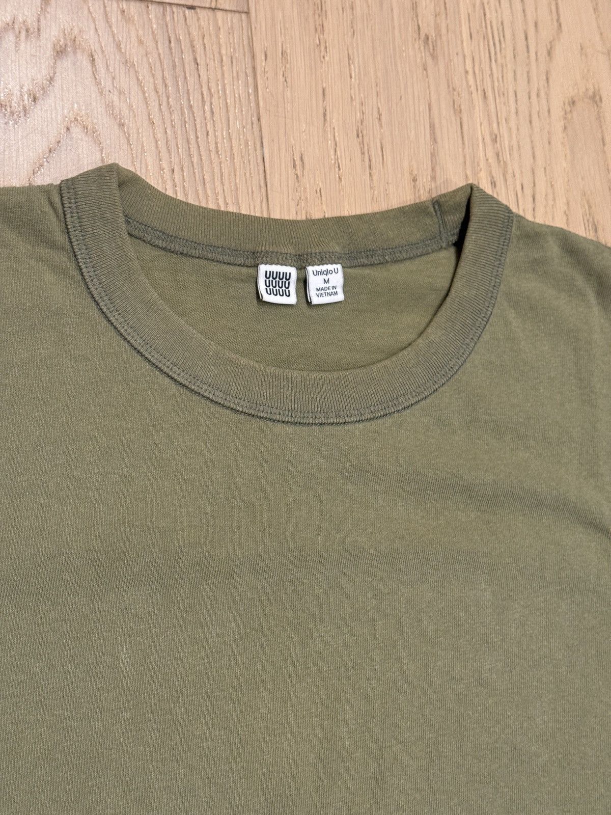 Uniqlo Uniqlo U Basic Light Green T Shirt Size US M / EU 48-50 / 2 - 2 Thumbnail