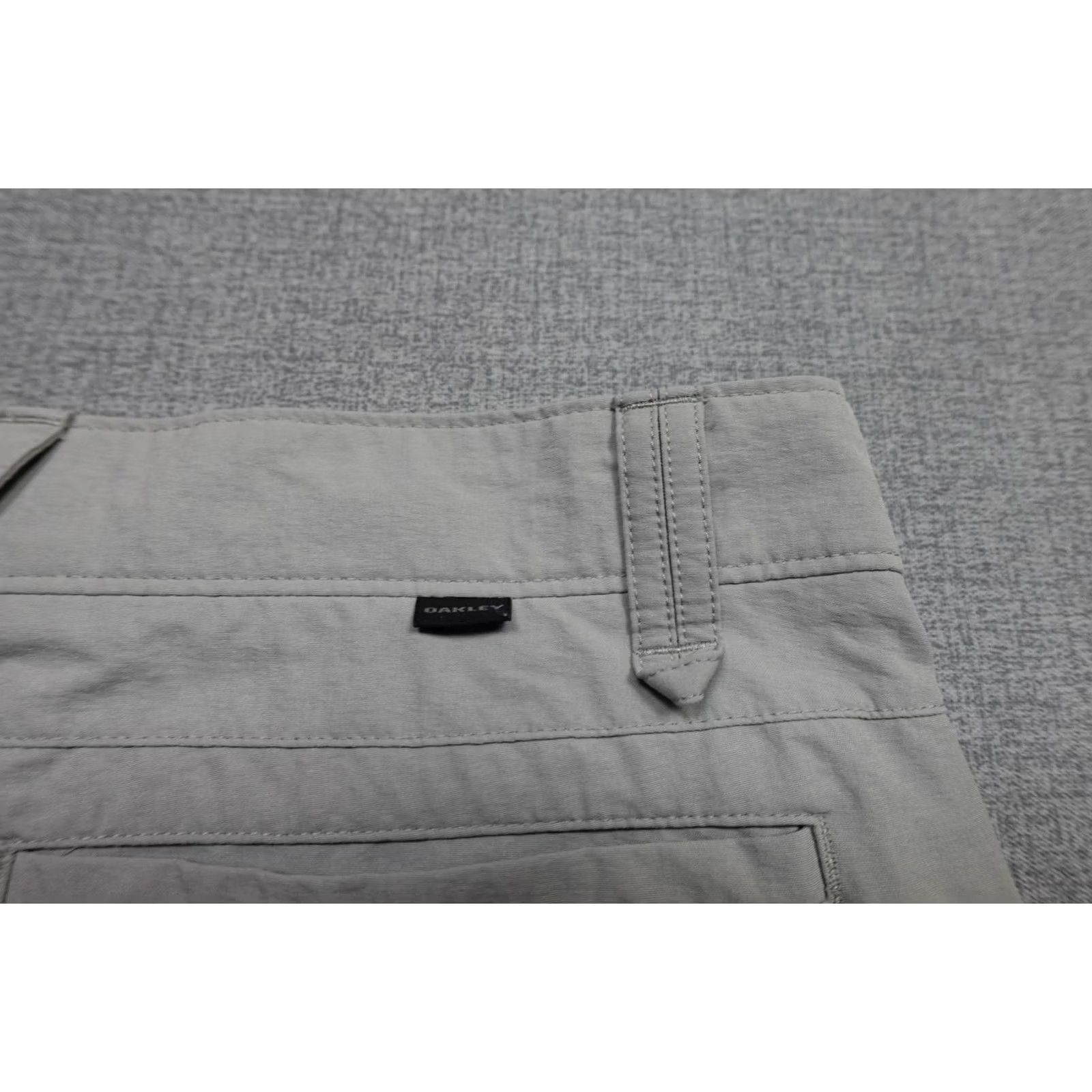 Oakley Oakley Mens Gray Chino Pants 33x34 Lightweight Regular Fit Casual Golf Outdoor Size US 33 - 2 Thumbnail