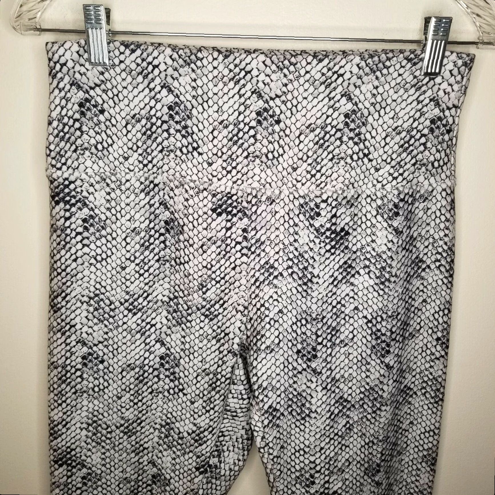 Vintage Balance Collection Leggings Women XL White Black Scale Pattern Full Length Activewear Compression Womens Size 40" / US 18 - 2 Thumbnail