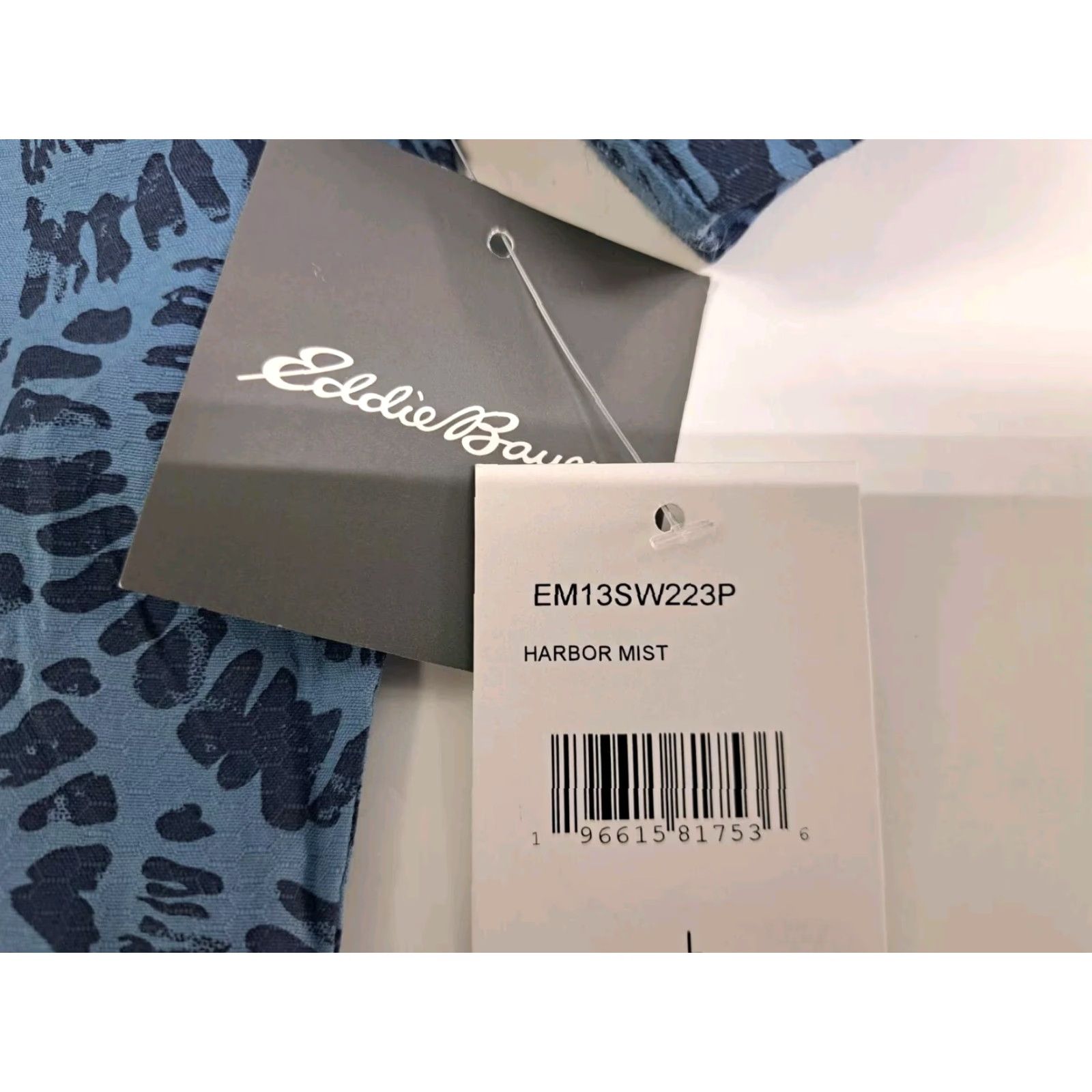 Eddie Bauer NWT Eddie Bauer Harbormist Short Sleeve Button-Up Shirt Large Blue Size US L / EU 52-54 / 3 - 5 Thumbnail