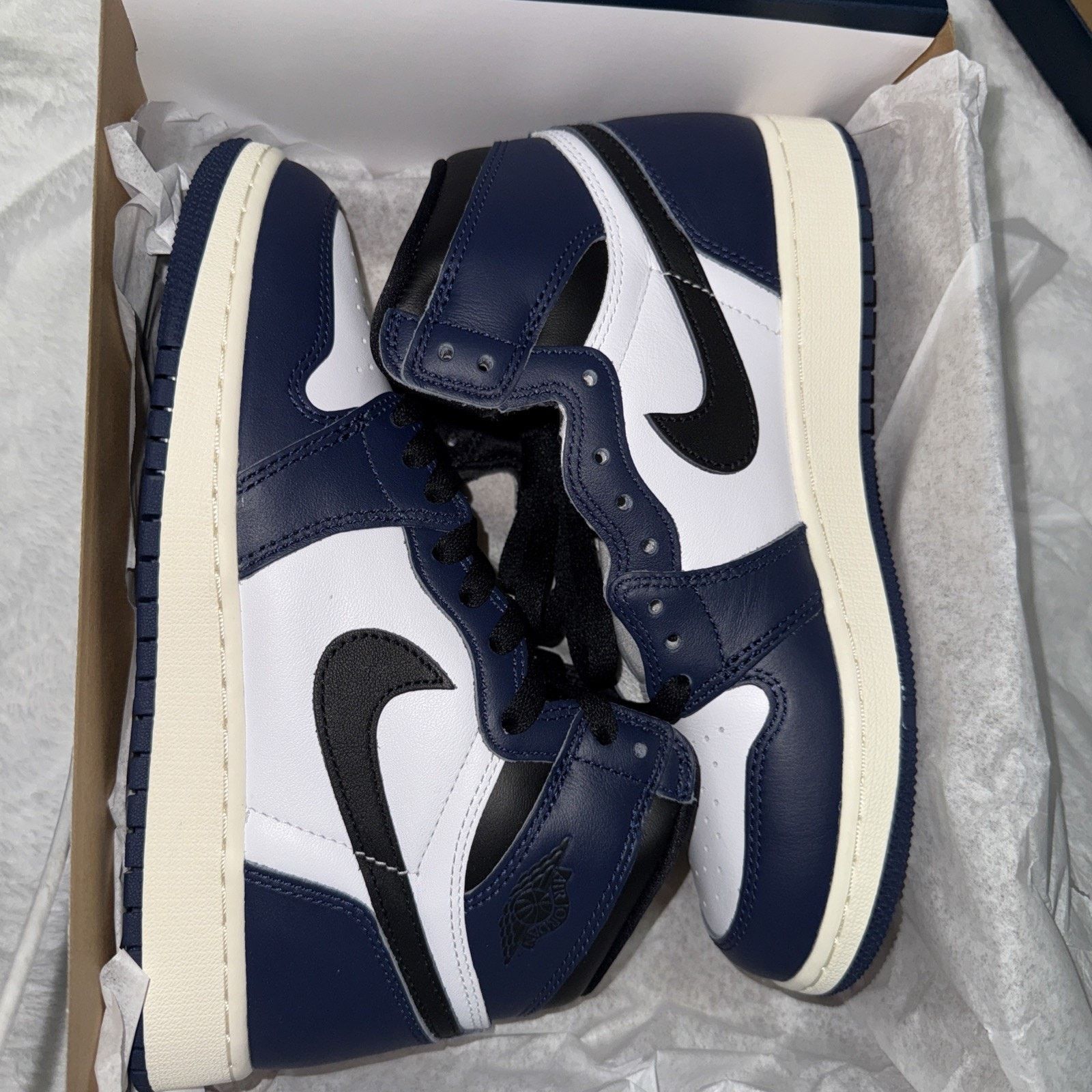 Nike Nike Air Jordan 1 Retro High OG Men 6.5y GS Midnight Navy Size US 6 / EU 39 - 1 Thumbnail