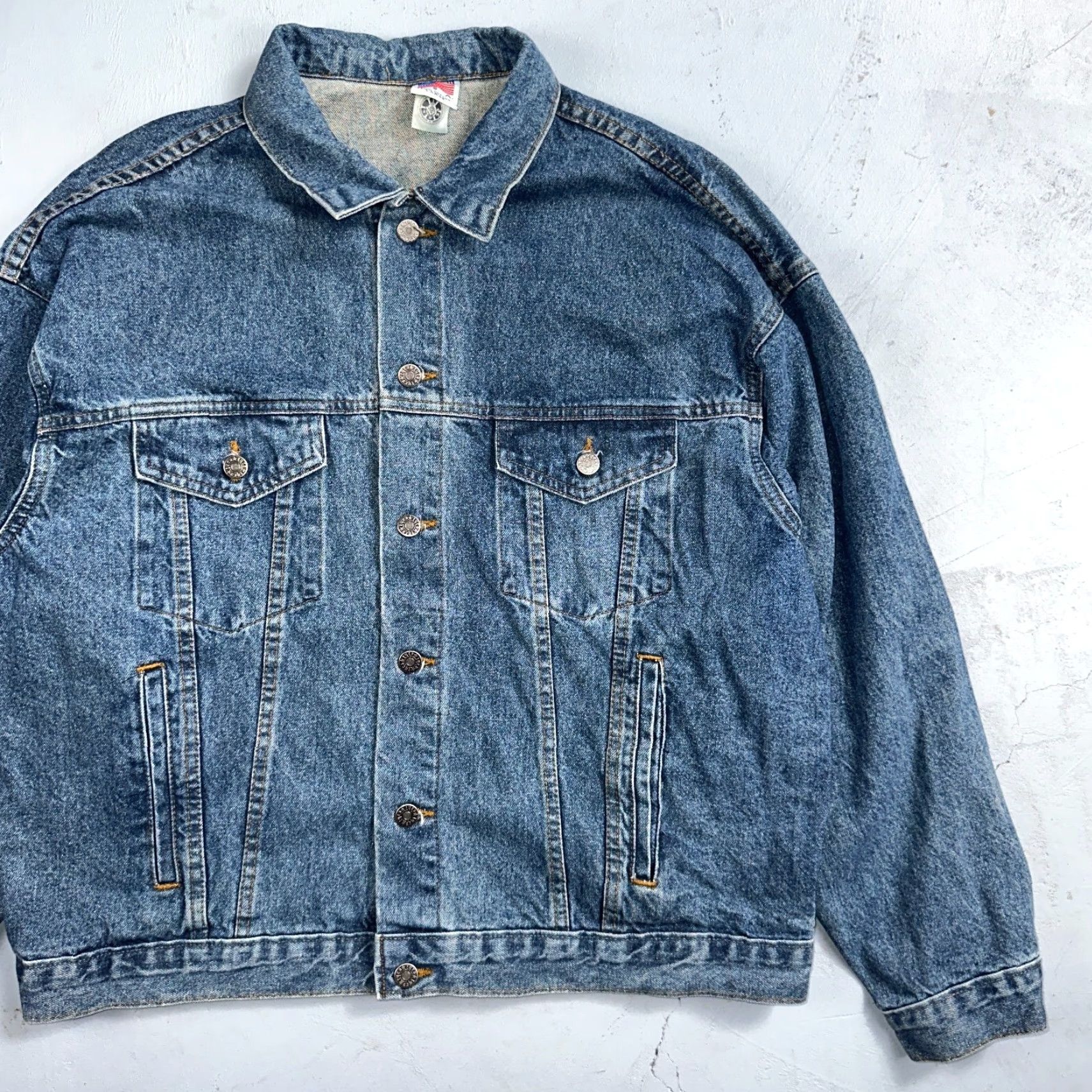 Denime VINTAGE Crusin USA Cars Denim Jacket Mens L Blue 1980s Trucker Embossed Theme: Flag Size US L / EU 52-54 / 3 - 5 Thumbnail