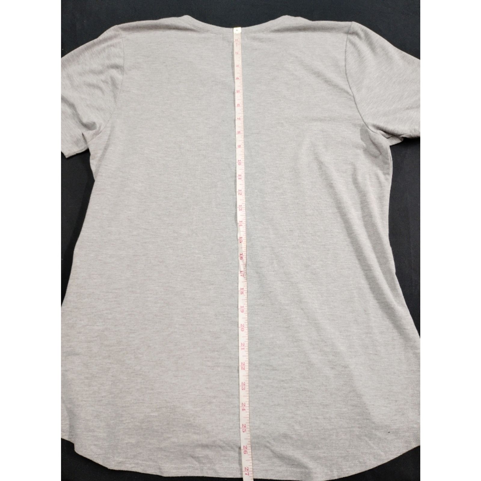 St. John Joh V-Neck Short Sleeve Tee Light Gray With Assymetrical Hem Size M / US 6-8 / IT 42-44 - 4 Thumbnail