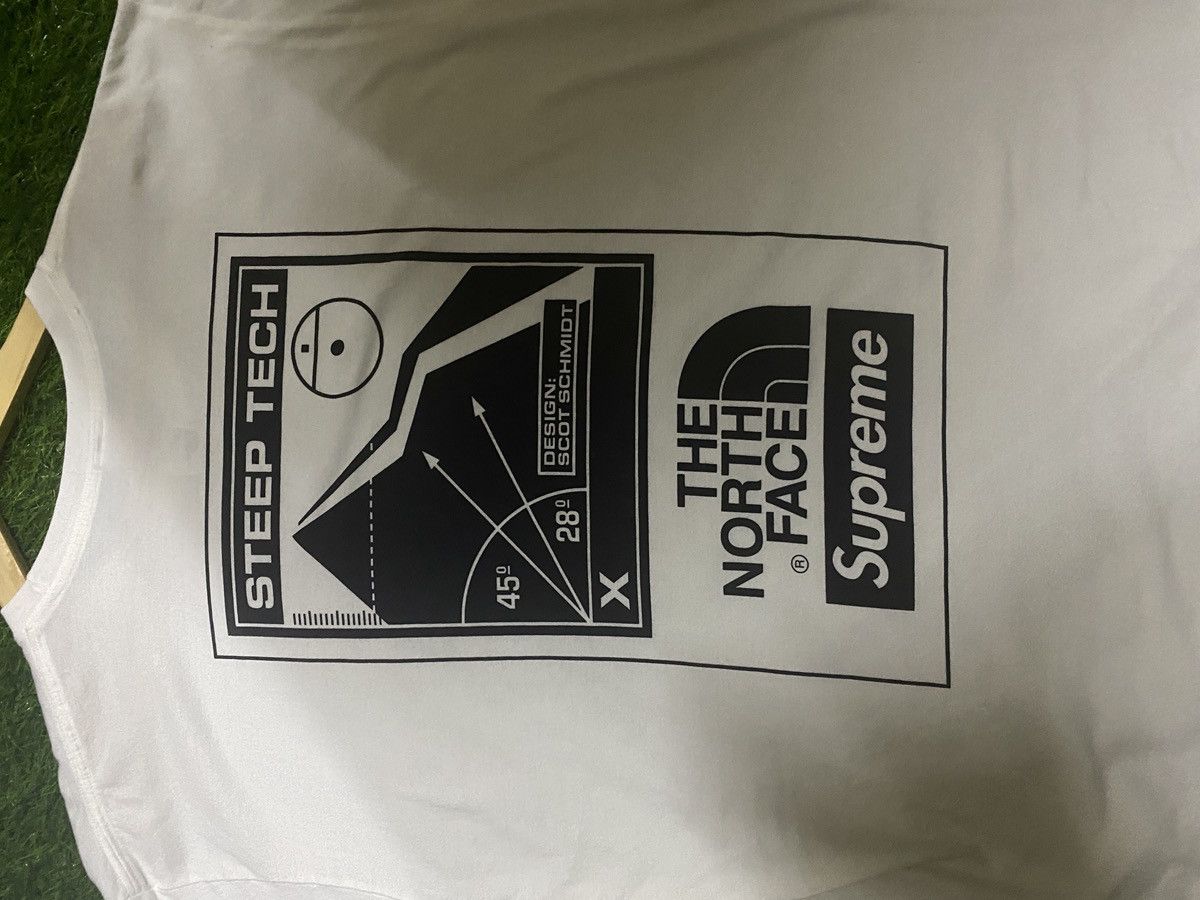 Supreme × The North Face SUPREME X TNF Size US XL / EU 56 / 4 - 1 Thumbnail