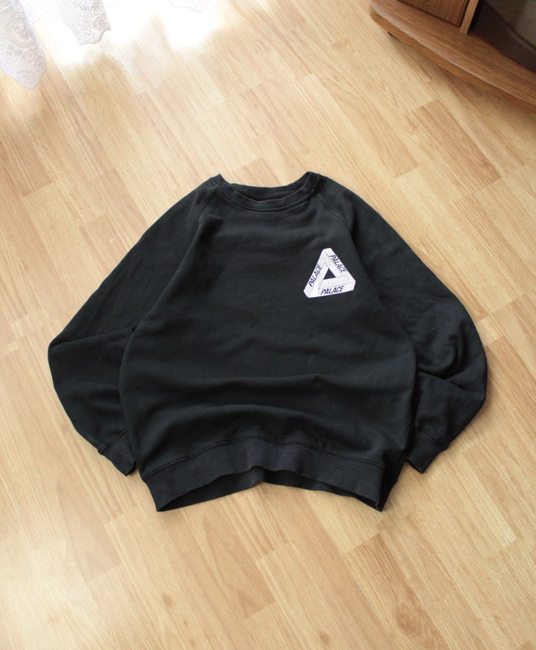 Vintage 🔥 Palace Skateboards Distressed Logo Faded Sweatshirt Y2K Size US XL / EU 56 / 4 - 4 Thumbnail