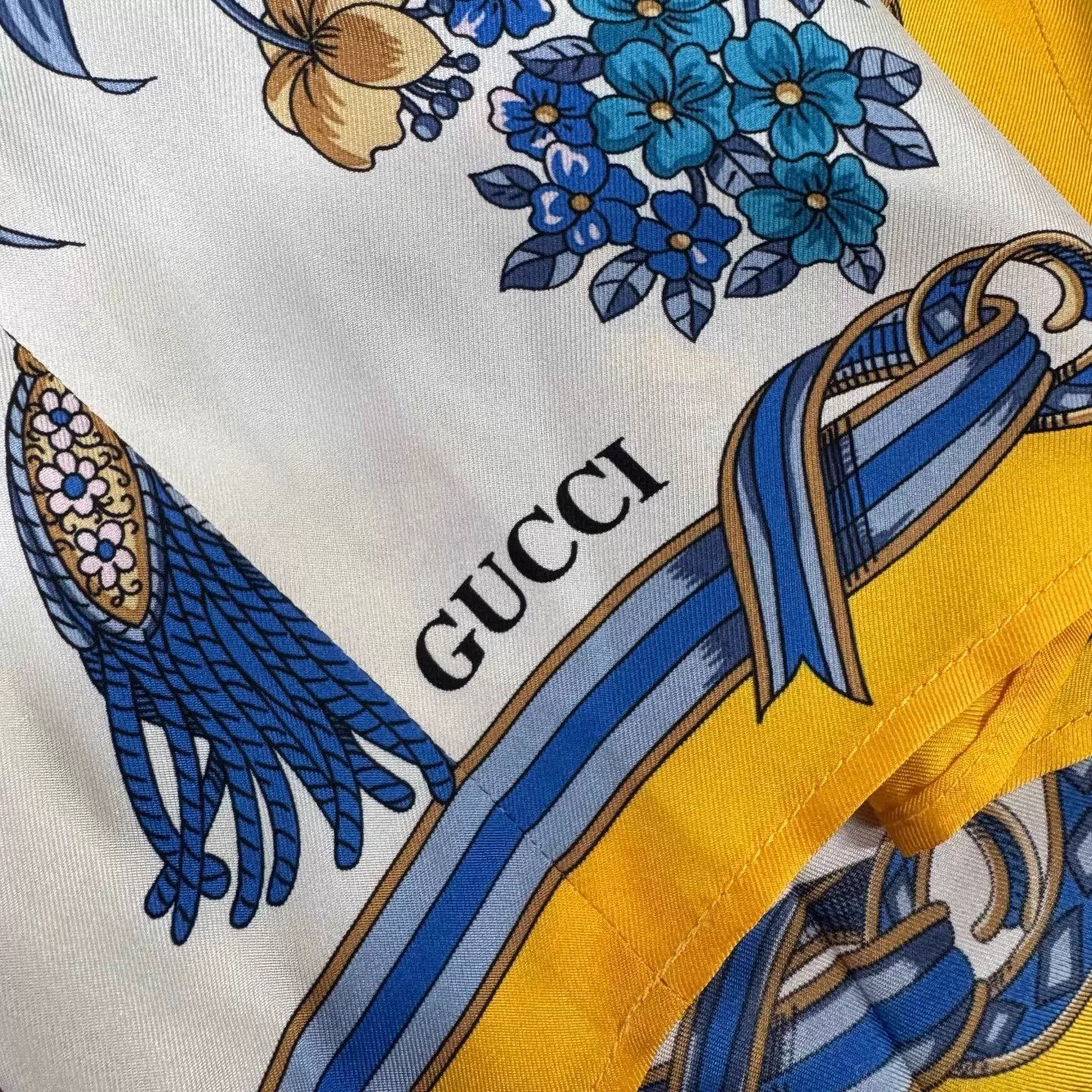 Gucci Gucci Yellow Blue Floral Print Silk Wide-Leg Shorts Size US 36 / EU 52 - 4 Thumbnail