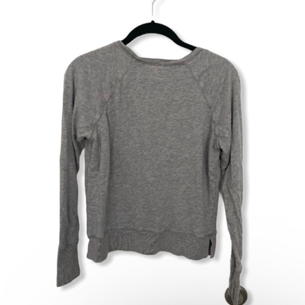 Athleta Athleta Gray Pullover Sweatshirt Size XS Long Sleeve Crewnec Size XS / US 0-2 / IT 36-38 - 3 Thumbnail
