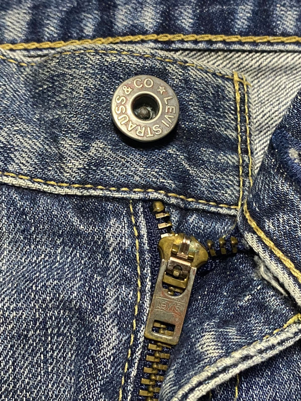 Levi's Vintage Clothing Japan Levis 502 90s Sandy Wash Style Distressed Loose Jeans Size US 30 / EU 46 - 12 Thumbnail