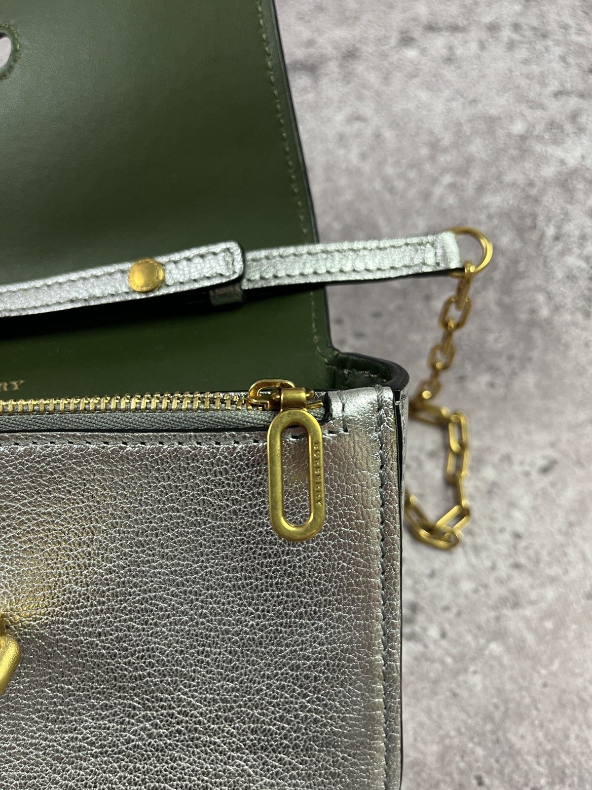 Burberry Metallic Silver D-Ring Leather Chain Small Shoulder Bag Size ONE SIZE - 15 Thumbnail