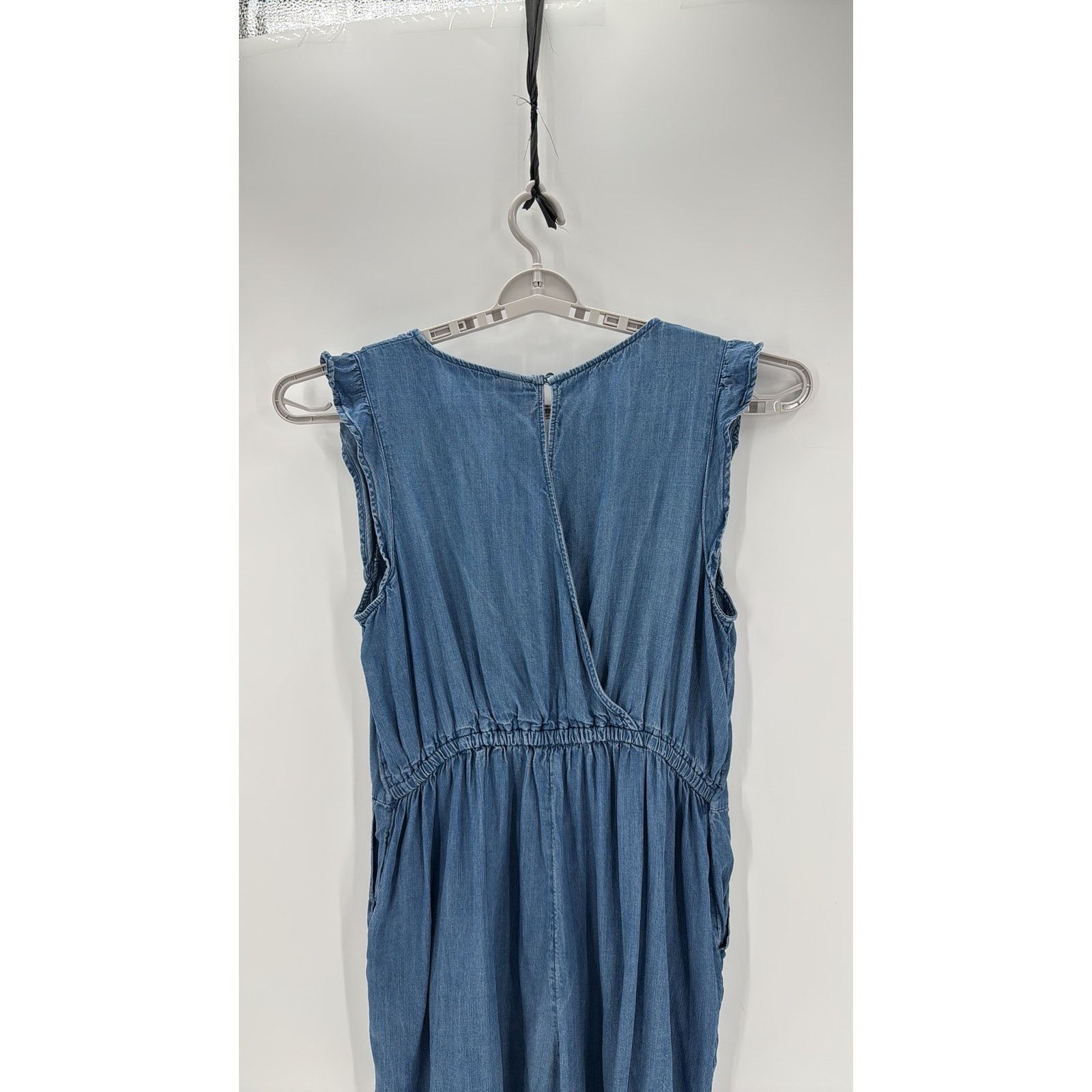 Old Navy Old Navy chambray Lightweight Denim Sleeve Romper size XL Size 36" / US 14 / IT 50 - 9 Thumbnail