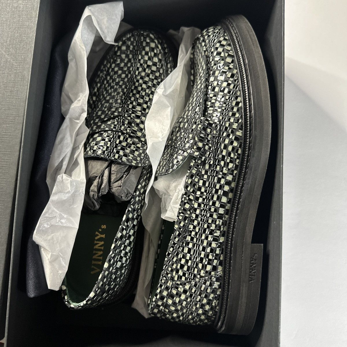 VINNY's Vinny’s the Vibe Townee Two-Tone Loafers Size US 10 / EU 43 - 6 Thumbnail