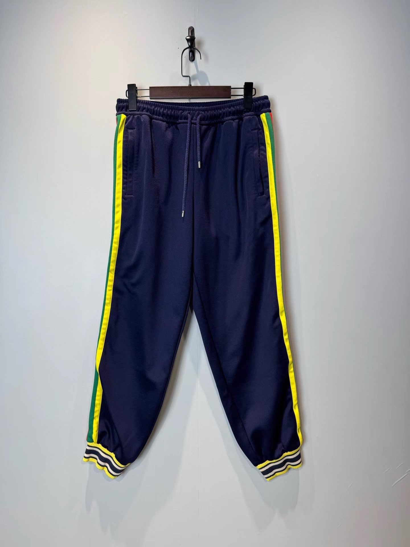 Gucci Gucci Straight Pants with Side Web & Big Logo K36 Size US 33 - 1 Thumbnail