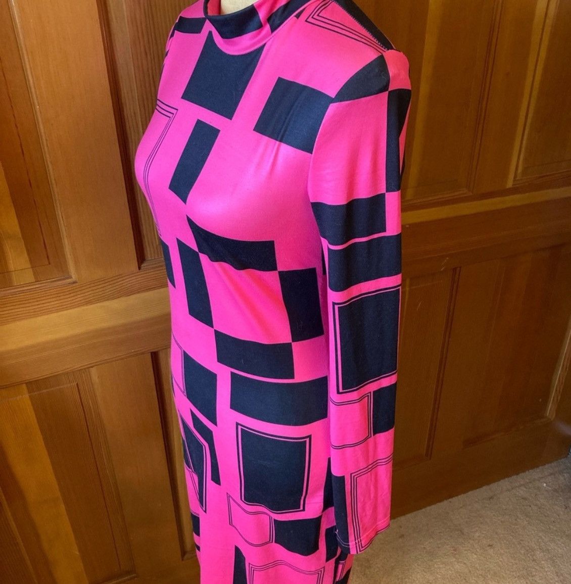 Designer × Other NWT, Lavishly Paris Women’s Vibrant Pink Geo Print Bodycon Size M / US 6-8 / IT 42-44 - 7 Thumbnail