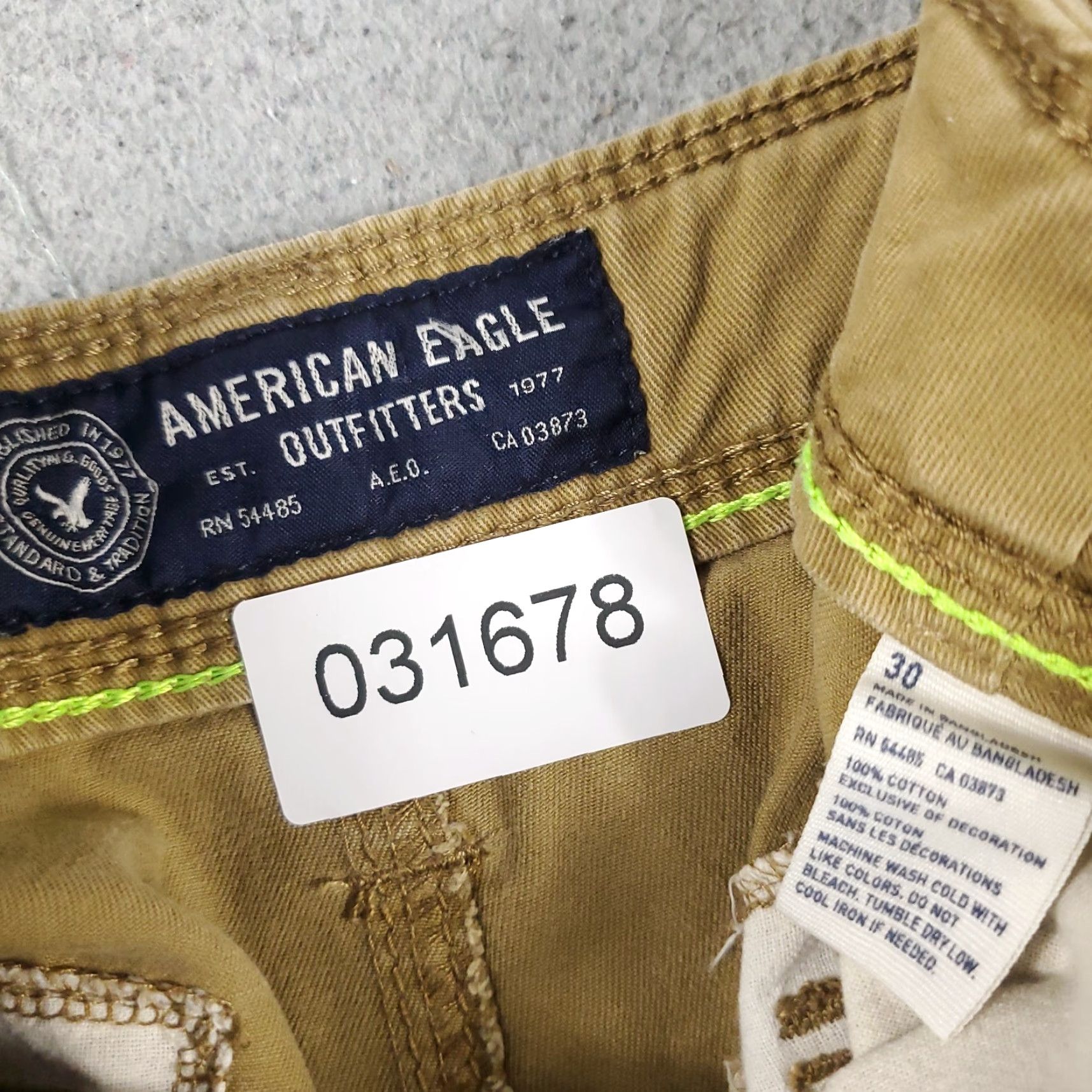 American Eagle Outfitters VINTAGE American Eagle Cargo Shorts Mens 30 Beige Casual Outdoor Summer Fall Spring Winter Size US 30 / EU 46 - 8 Thumbnail