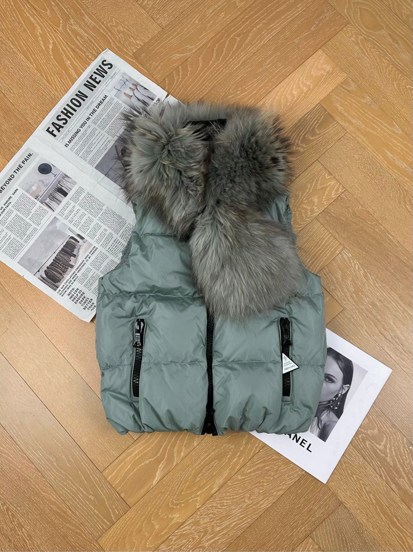 Moncler MONCLER fur trim down vest women's green Size S / US 4 / IT 40 - 1 Thumbnail