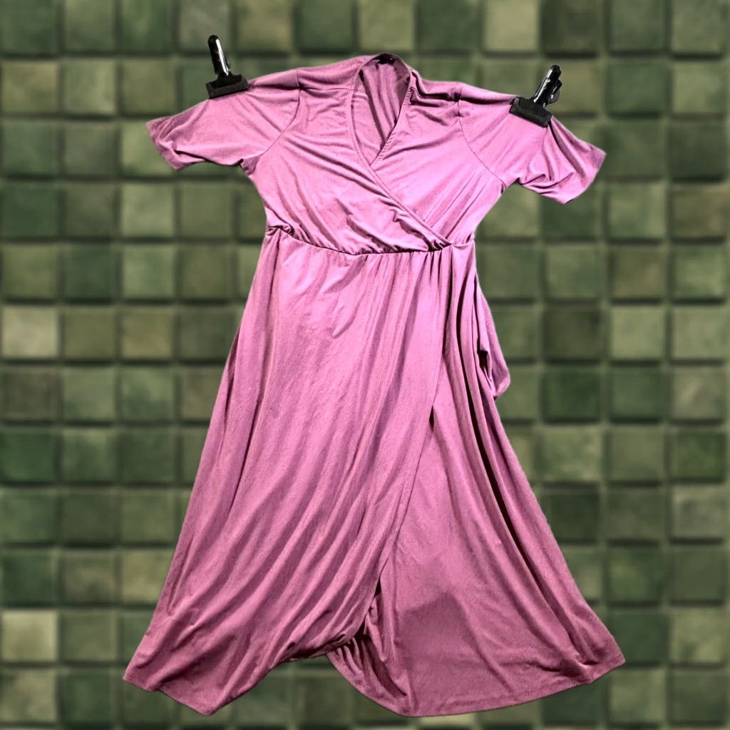 Torrid Torrid Wrap Dress Women's Midi Pockets Short Sleeves Pleated Wedding Purple Surplice Neck 1 Adult Womens Size XS / US 0-2 / IT 36-38 - 1 Thumbnail