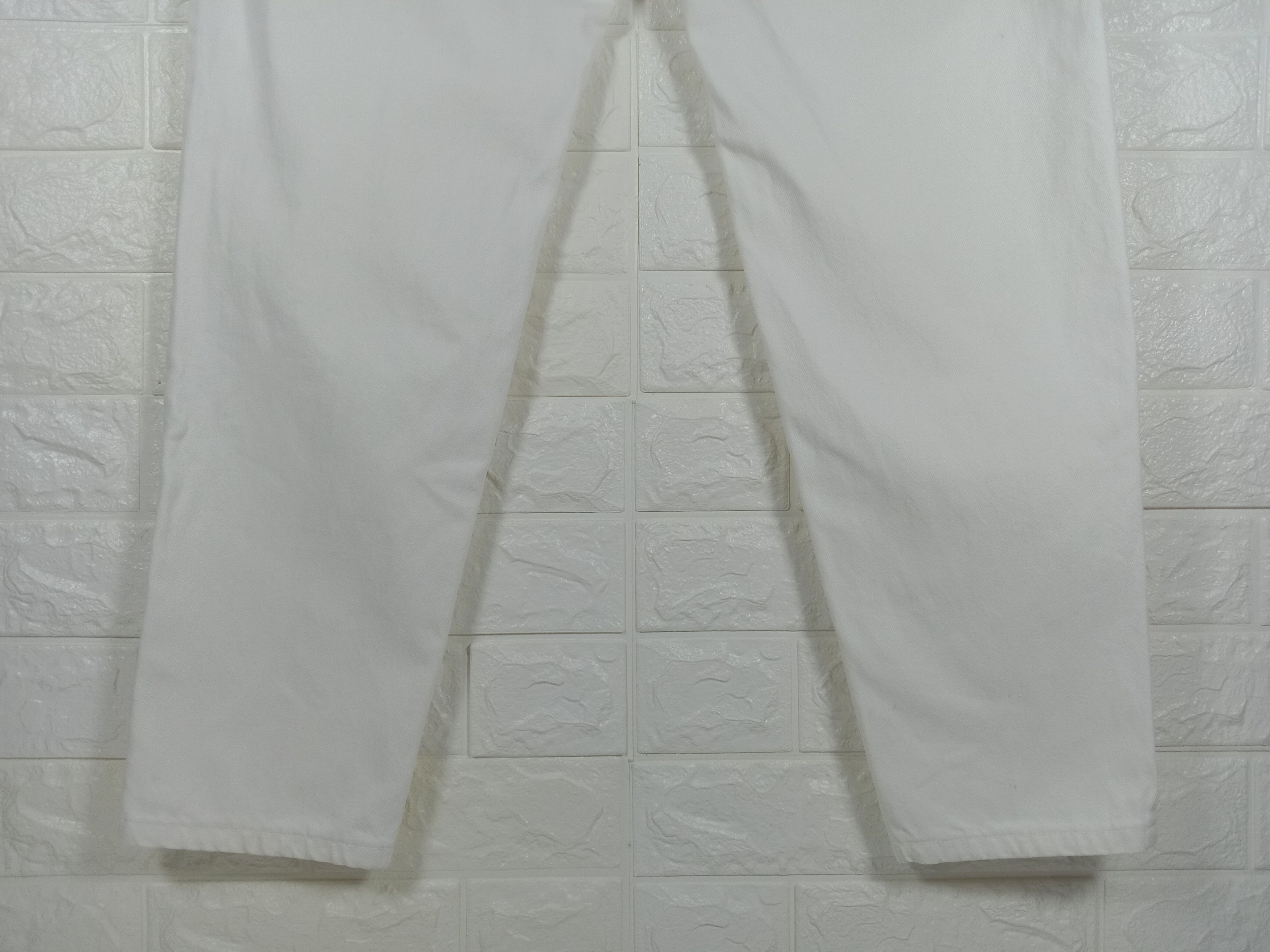 Vintage 90s Levi’s 551 Jeans Relaxed Fit White Denim