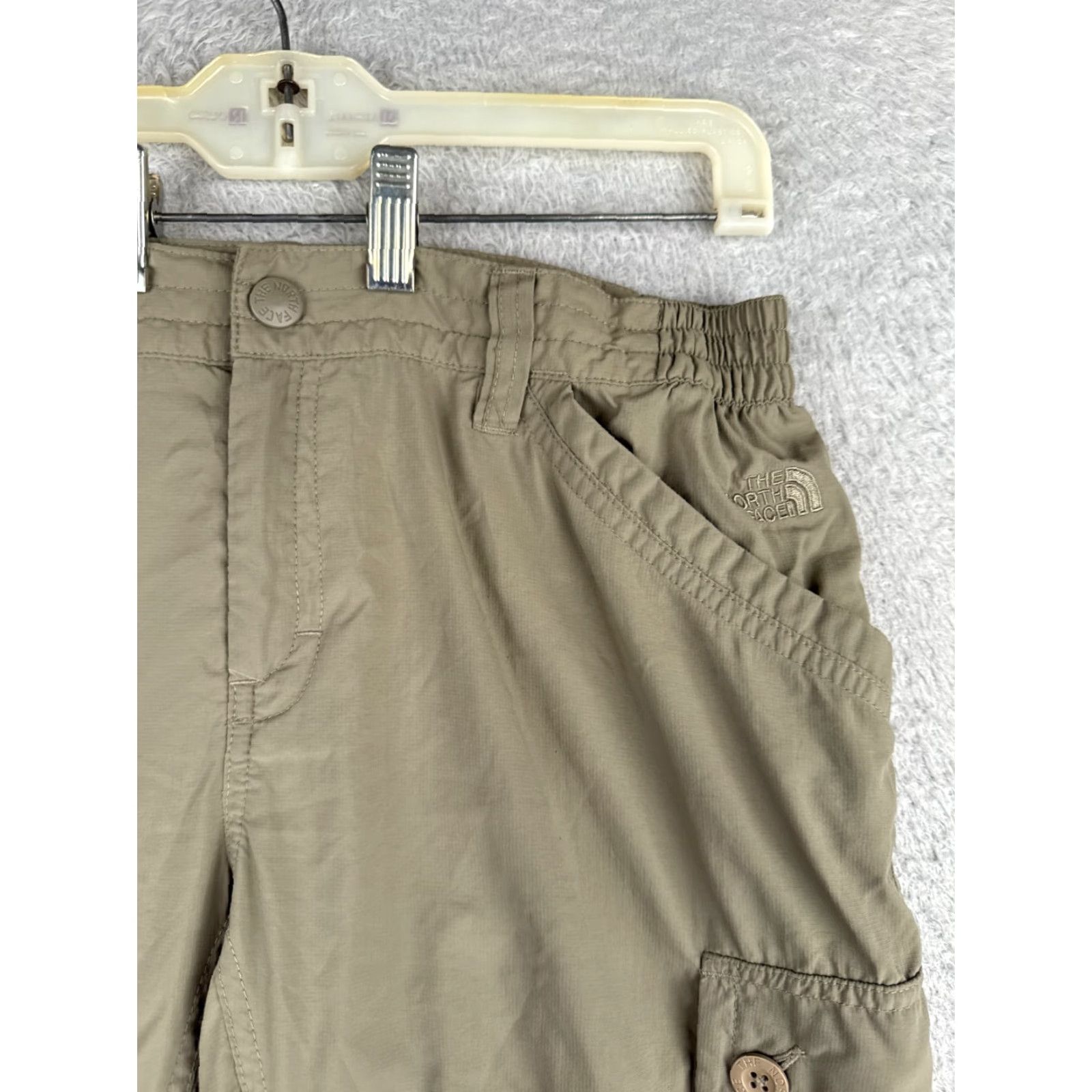 The North Face The North Face Womens Shorts Cargo Beige 32x10 100% Nylon Inseam 10 in Size 8 Pocket Logo Size 30" / US 8 / IT 44 - 5 Thumbnail