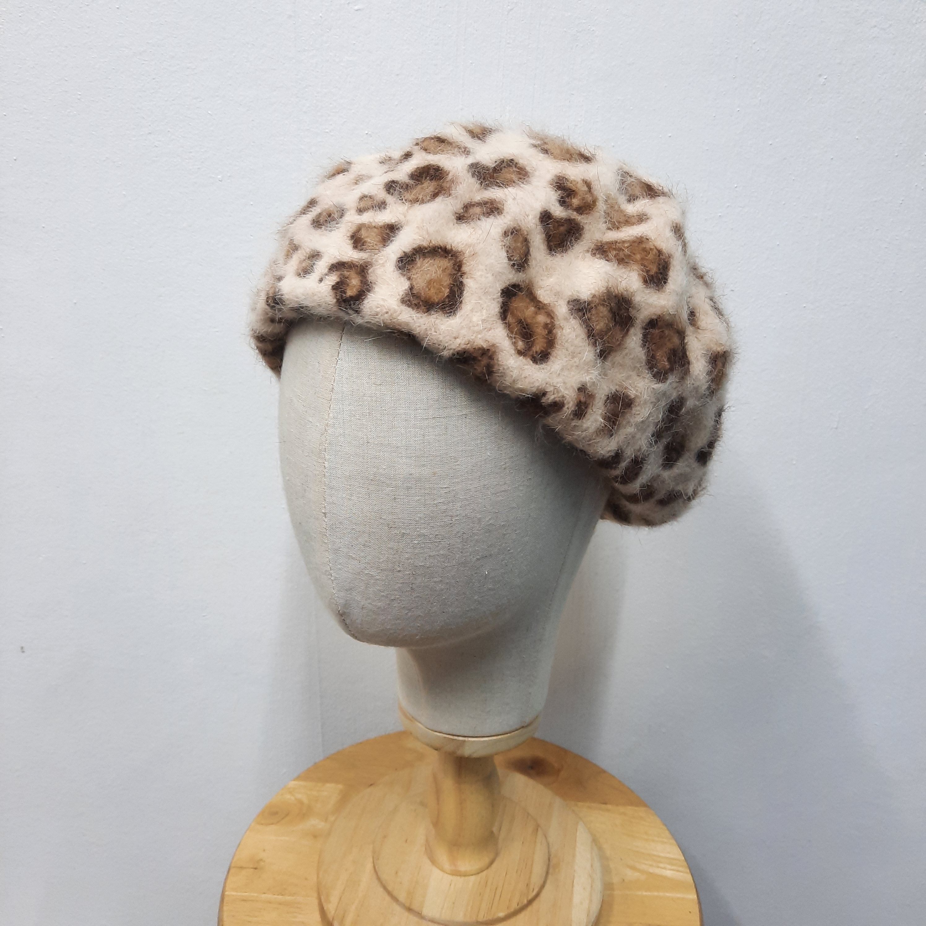 If Six Was Nine 💥 Japanese brand ingni harajuku punk leopard fur beret hat Size ONE SIZE - 4 Thumbnail