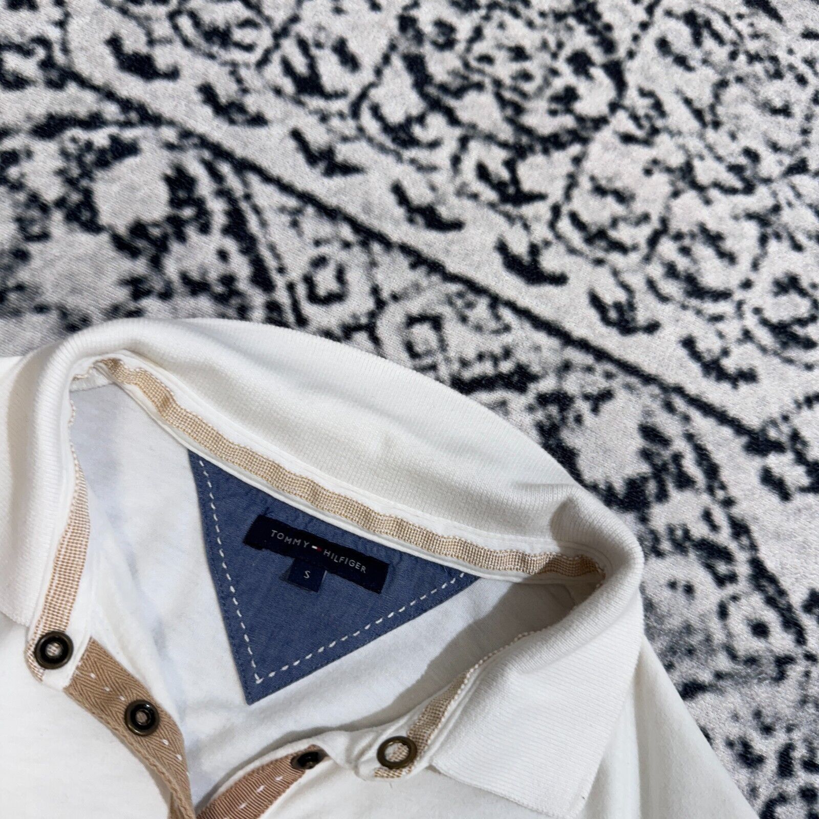Tommy Hilfiger × Vintage Vintage Tommy Hilfiger Unisex White Cotton Polo Shirt Size S Size US S / EU 44-46 / 1 - 6 Thumbnail