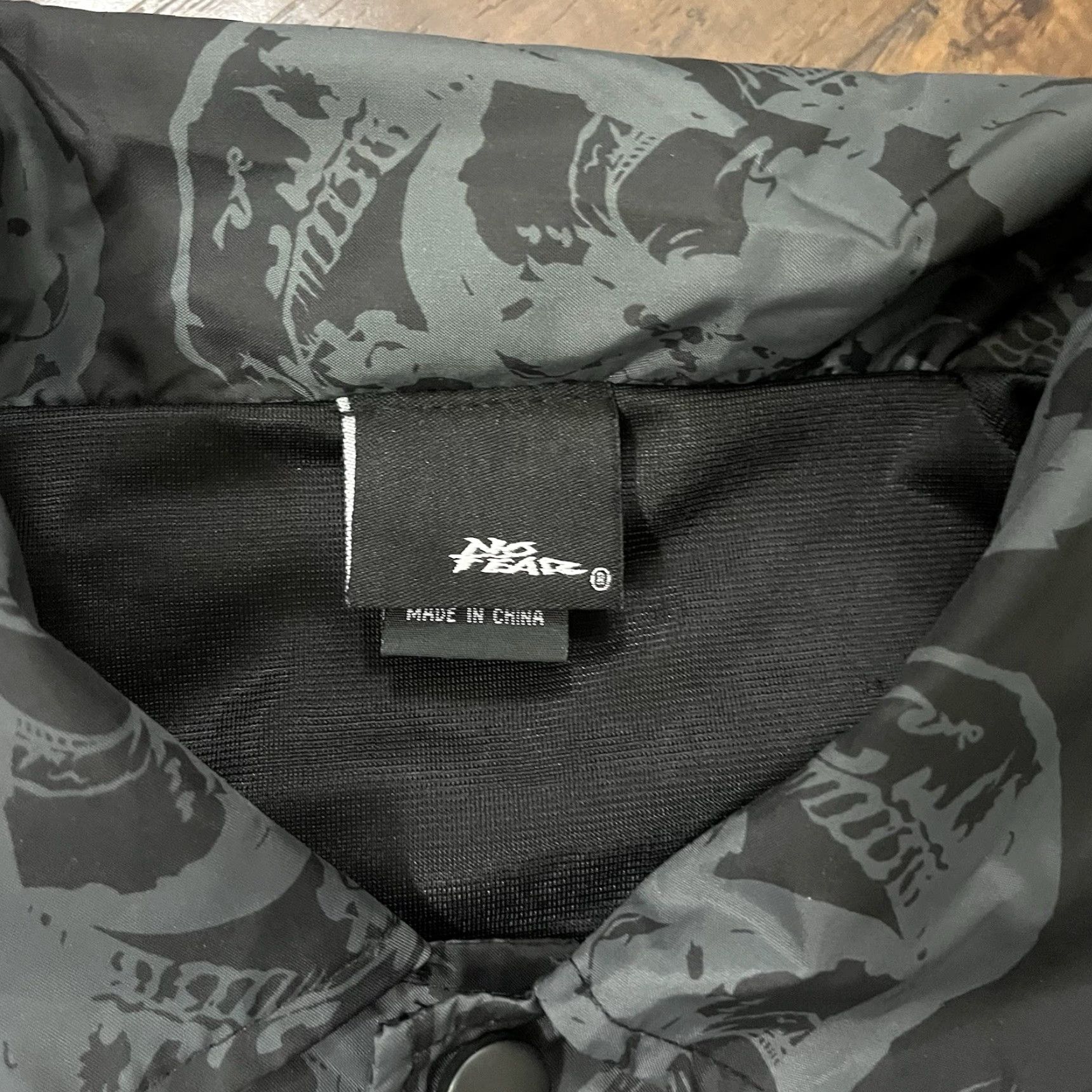 No Fear VINTAGE No Fear Windbreaker Jacket Men M Black Skull AOP Grunge Emo Motocross Descends Snaps 100% Nylon Size US M / EU 48-50 / 2 - 4 Thumbnail